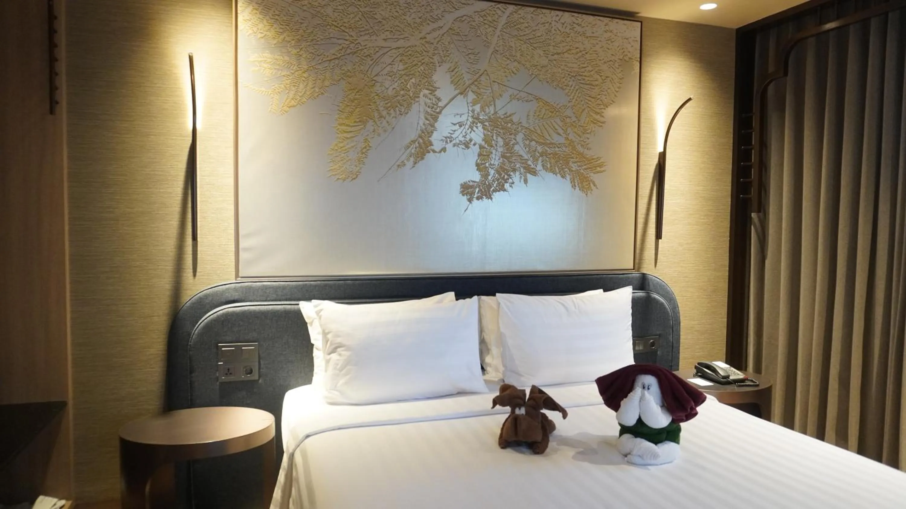 Bed in Mercure Surabaya Grand Mirama