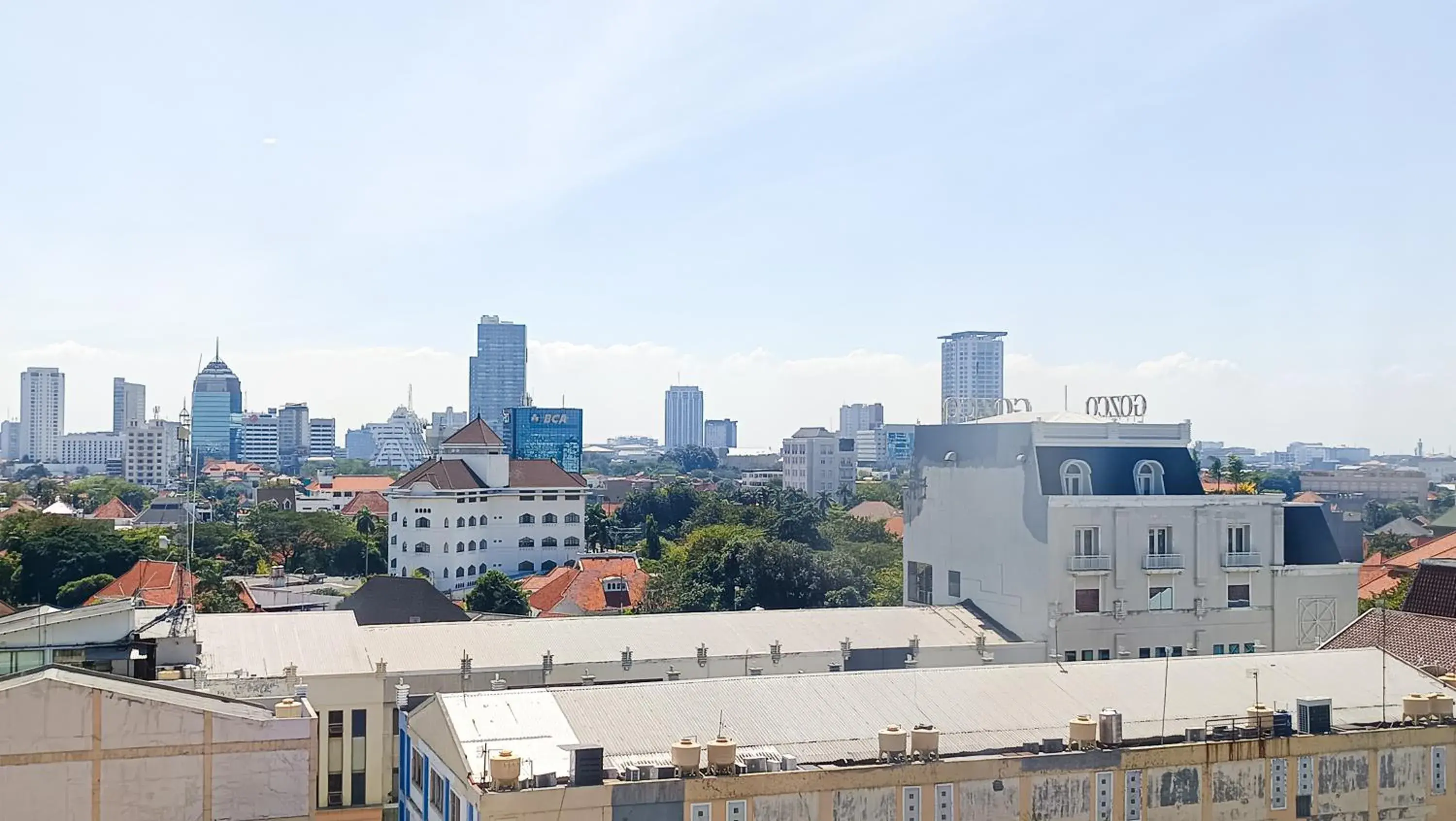 Classic Superior King Room with City View in Mercure Surabaya Grand Mirama Classic Superior King Room with City View in Mercure Surabaya Grand Mirama