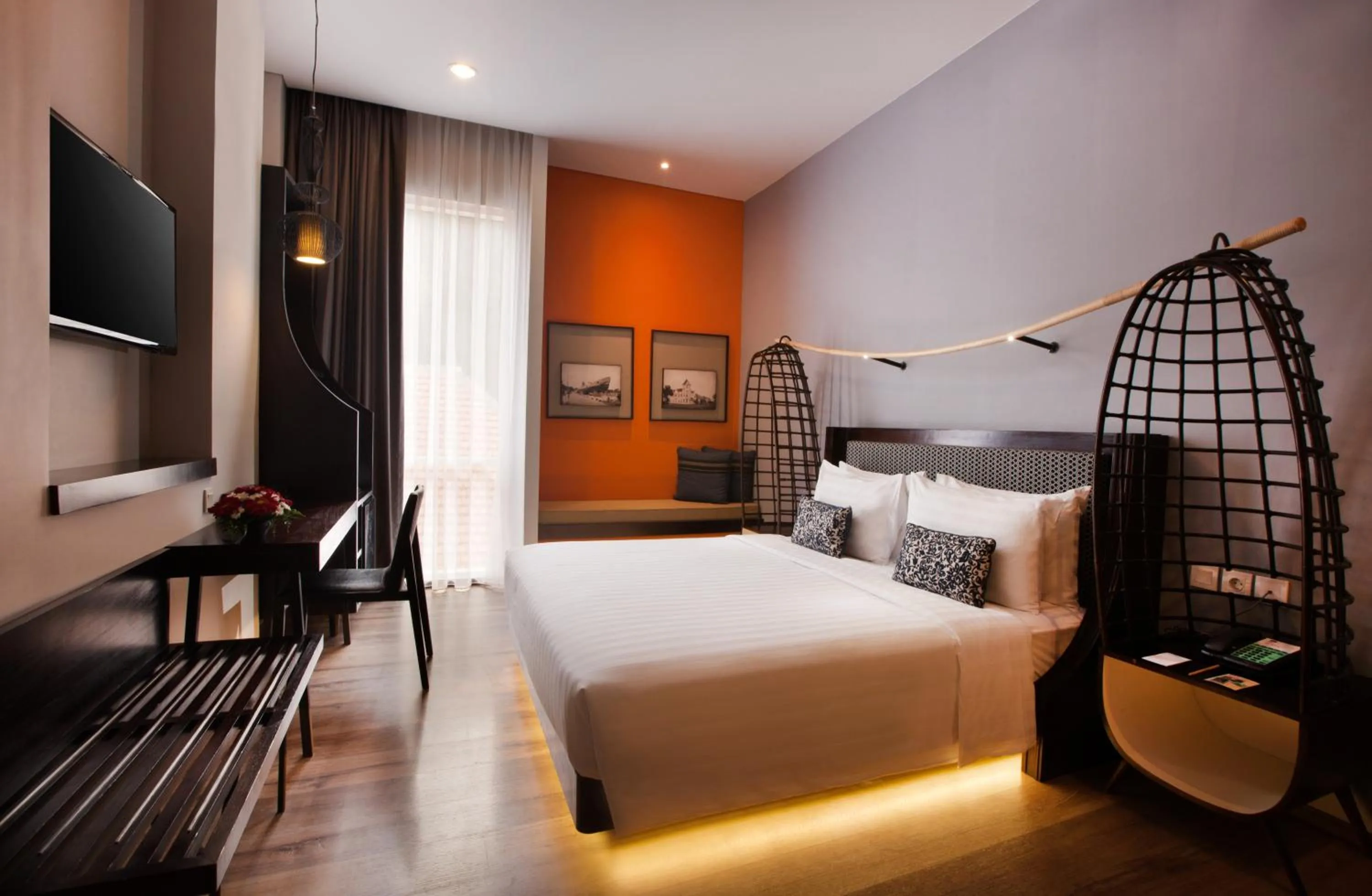 Bedroom, Bed in Mercure Surabaya Grand Mirama