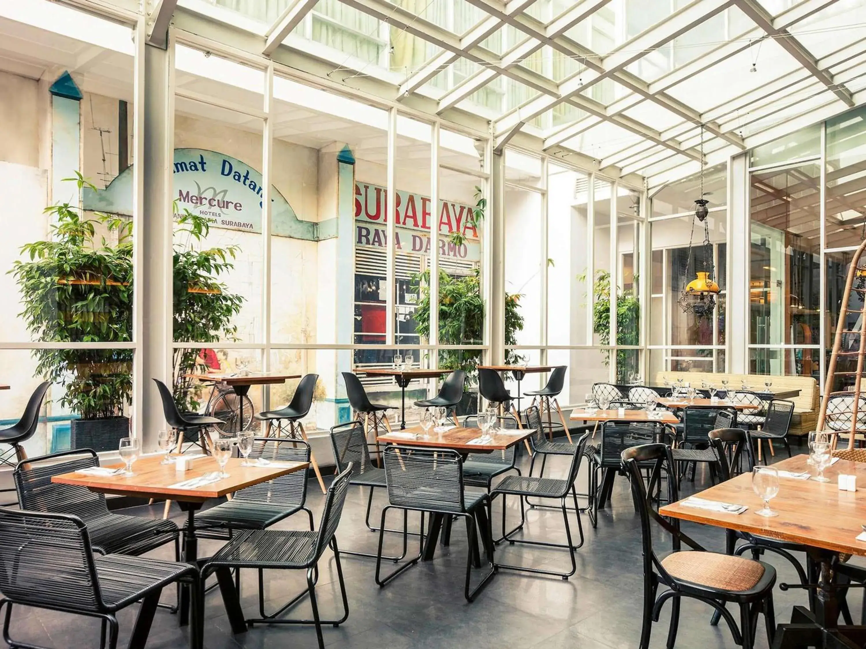 Restaurant/places to eat in Mercure Surabaya Grand Mirama Restaurant/places to eat in Mercure Surabaya Grand Mirama