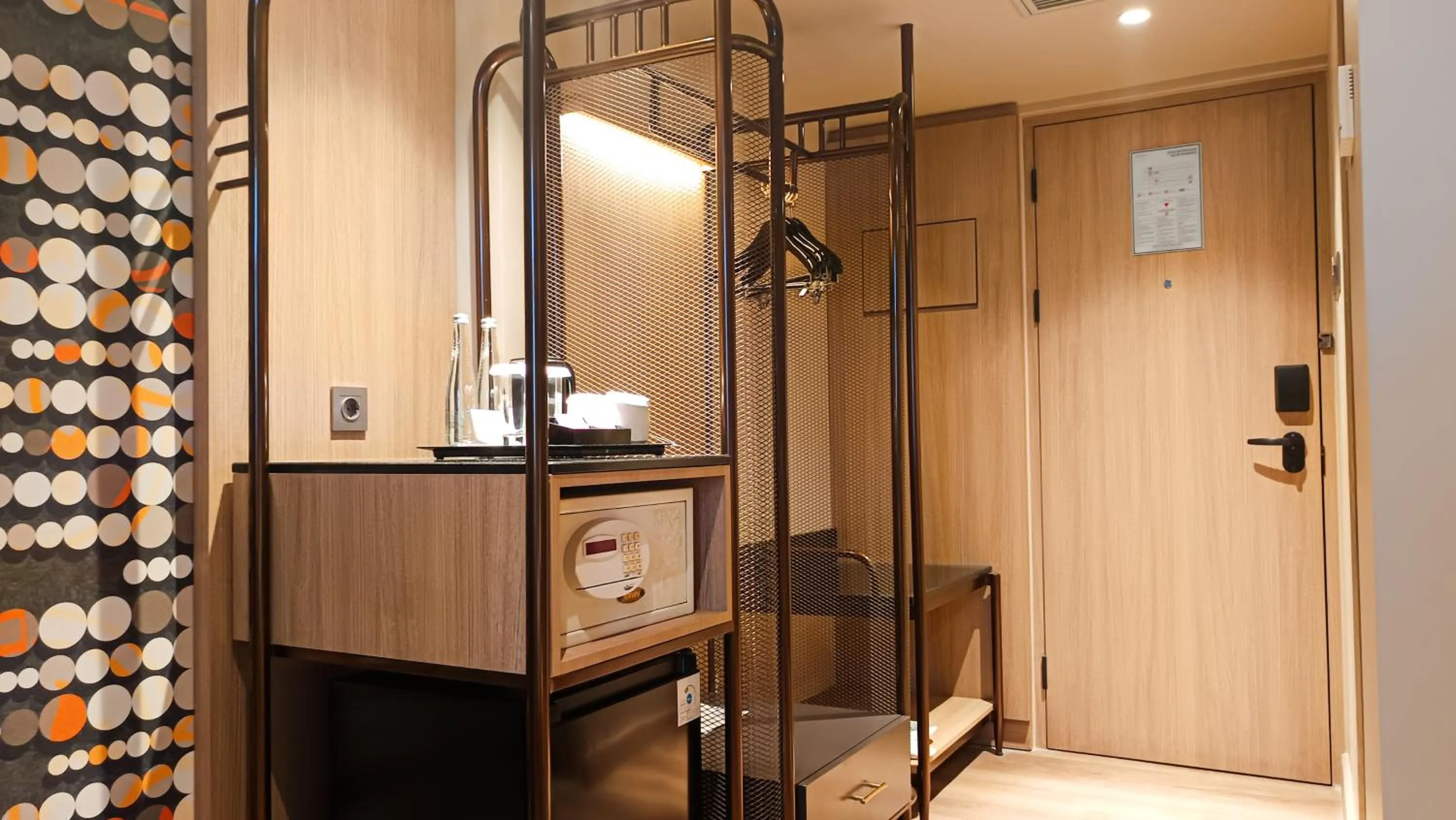 wardrobe in Mercure Surabaya Grand Mirama