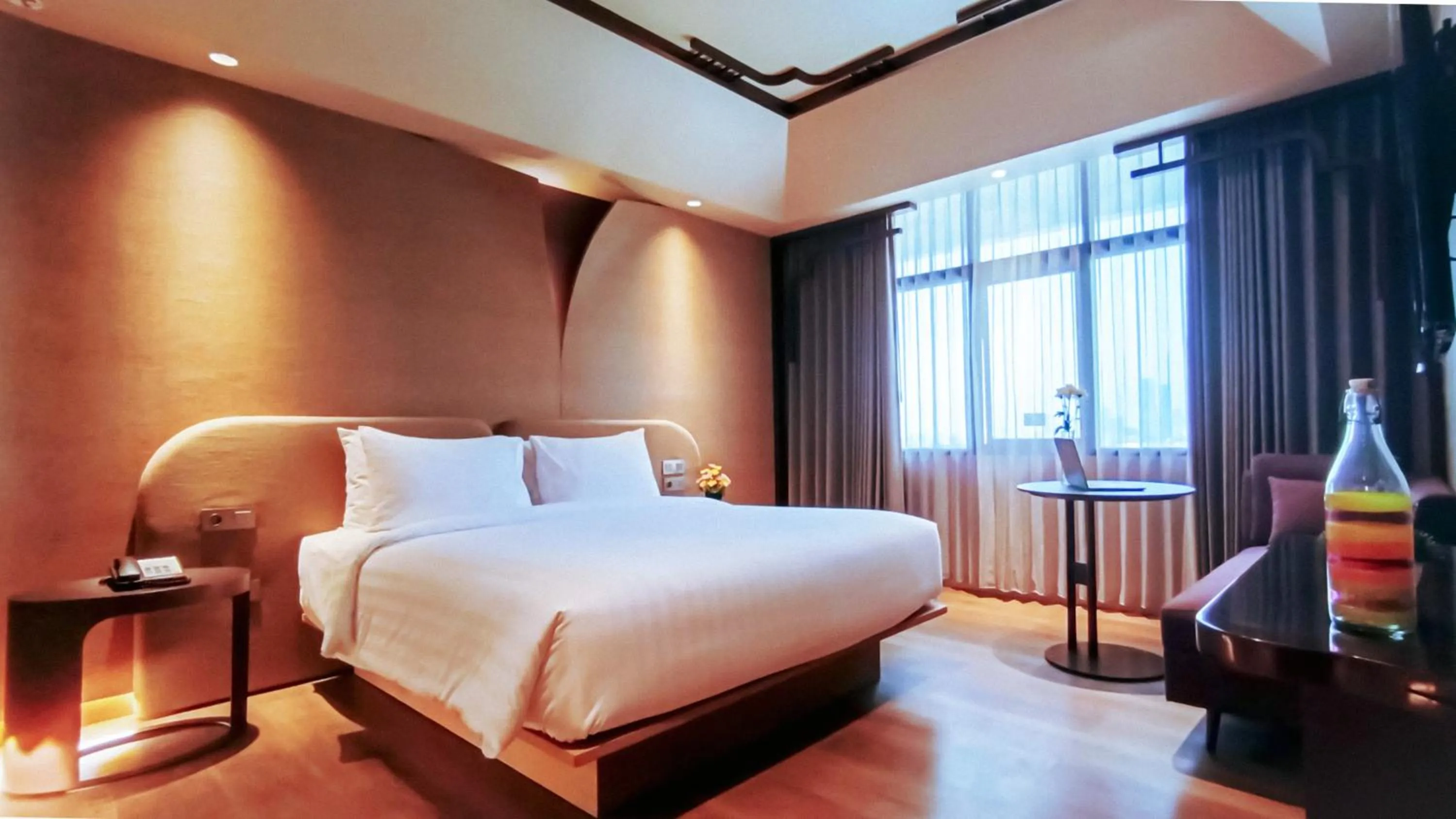 Bed in Mercure Surabaya Grand Mirama