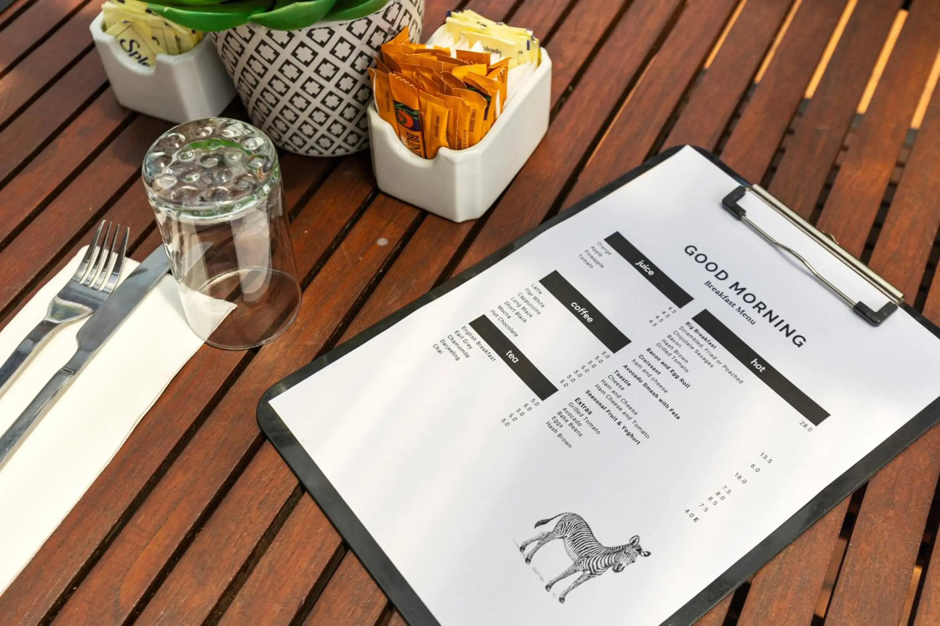 Restaurant/places to eat in Zebra Motel Restaurant/places to eat in Zebra Motel