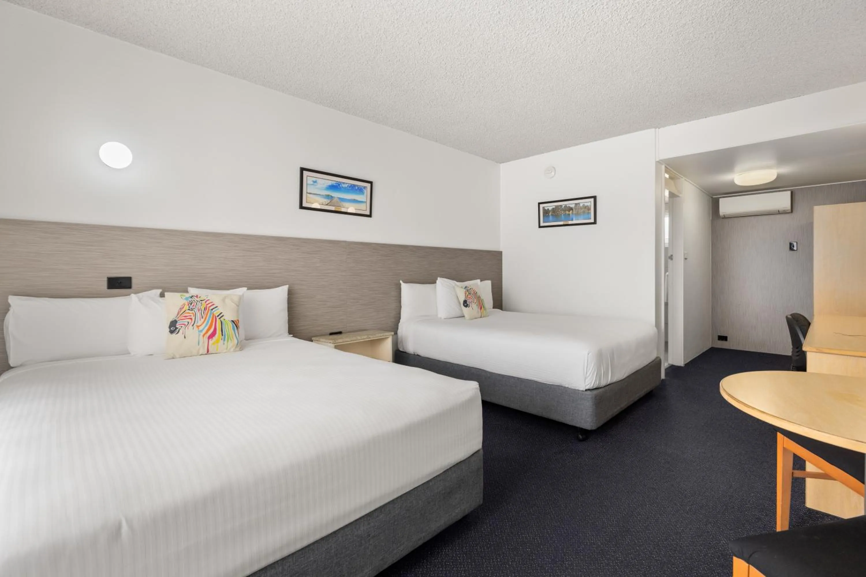 View (from property/room), Bed in Zebra Motel