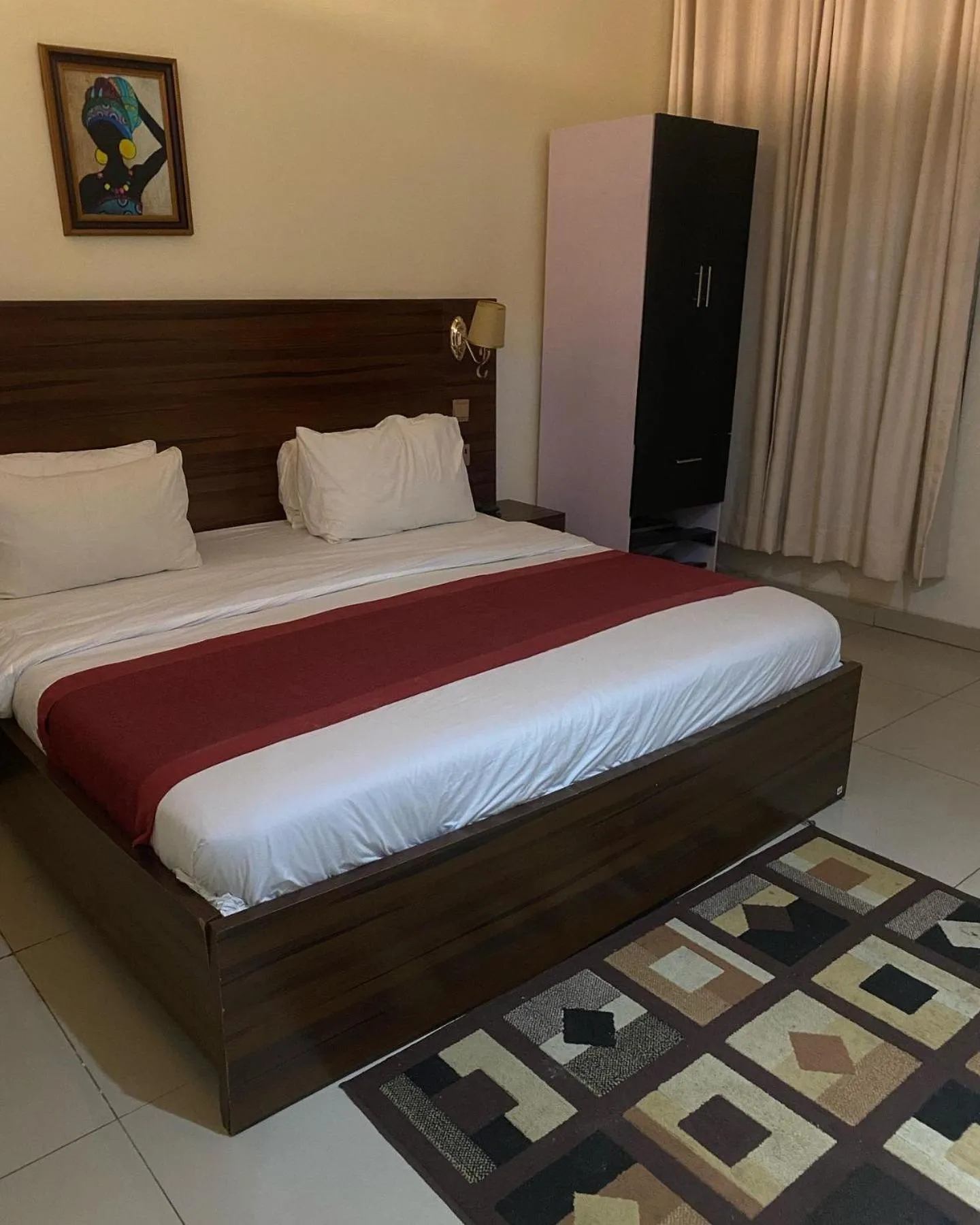Bed in Posh Hotel and Suites Victoria Island