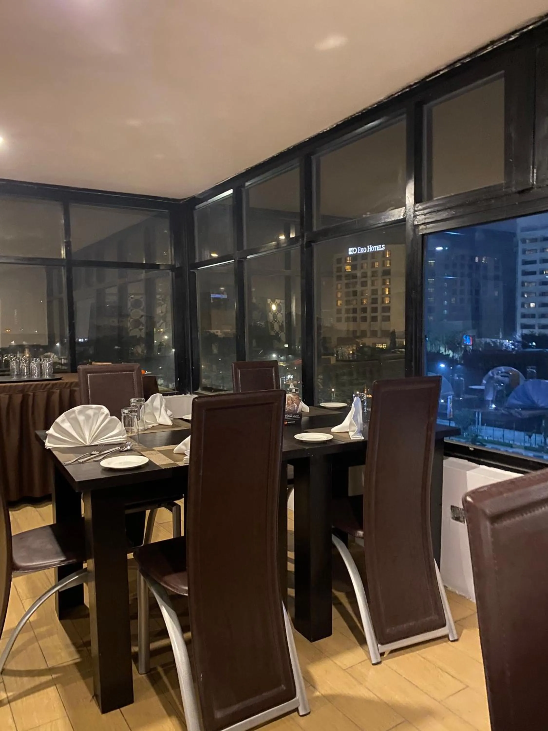 Restaurant/places to eat in Posh Hotel and Suites Victoria Island