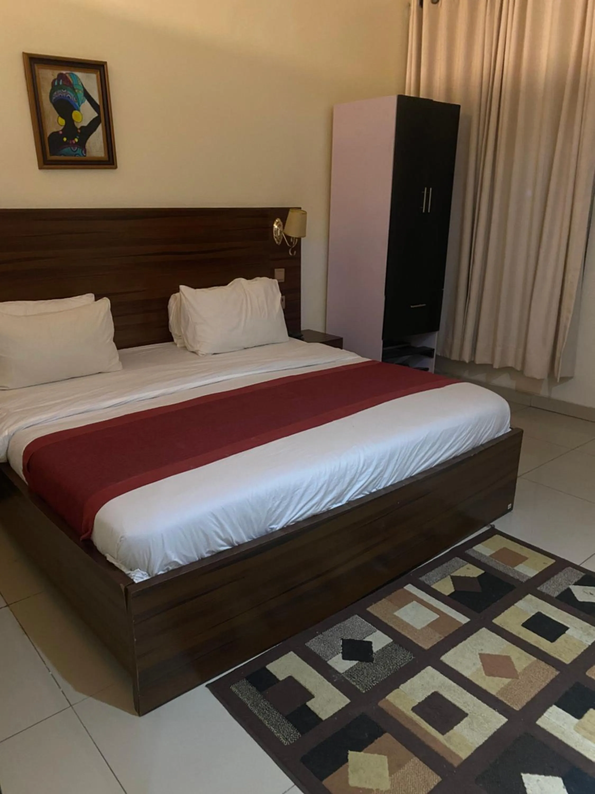 Bed in Posh Hotel and Suites Victoria Island