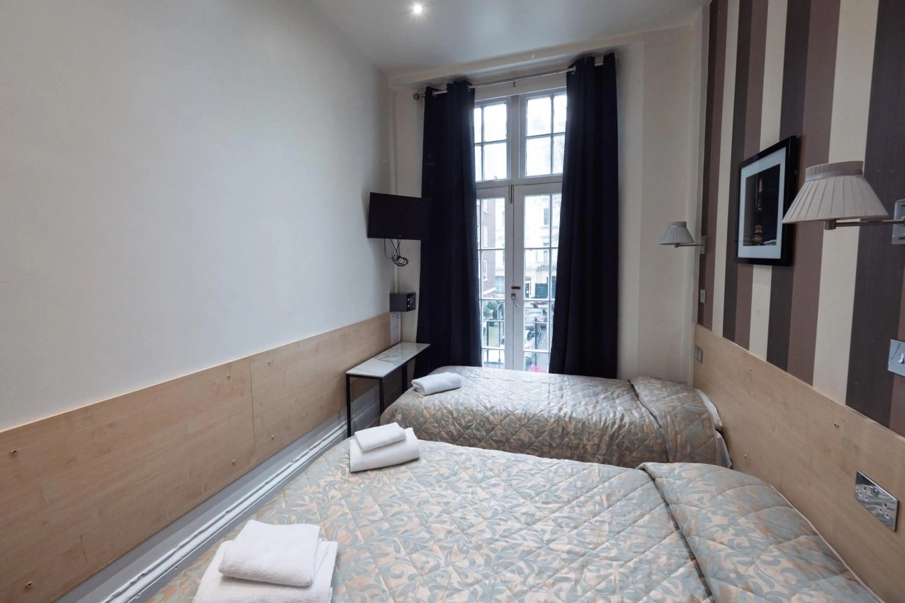 Bed in St George Hotel Paddington