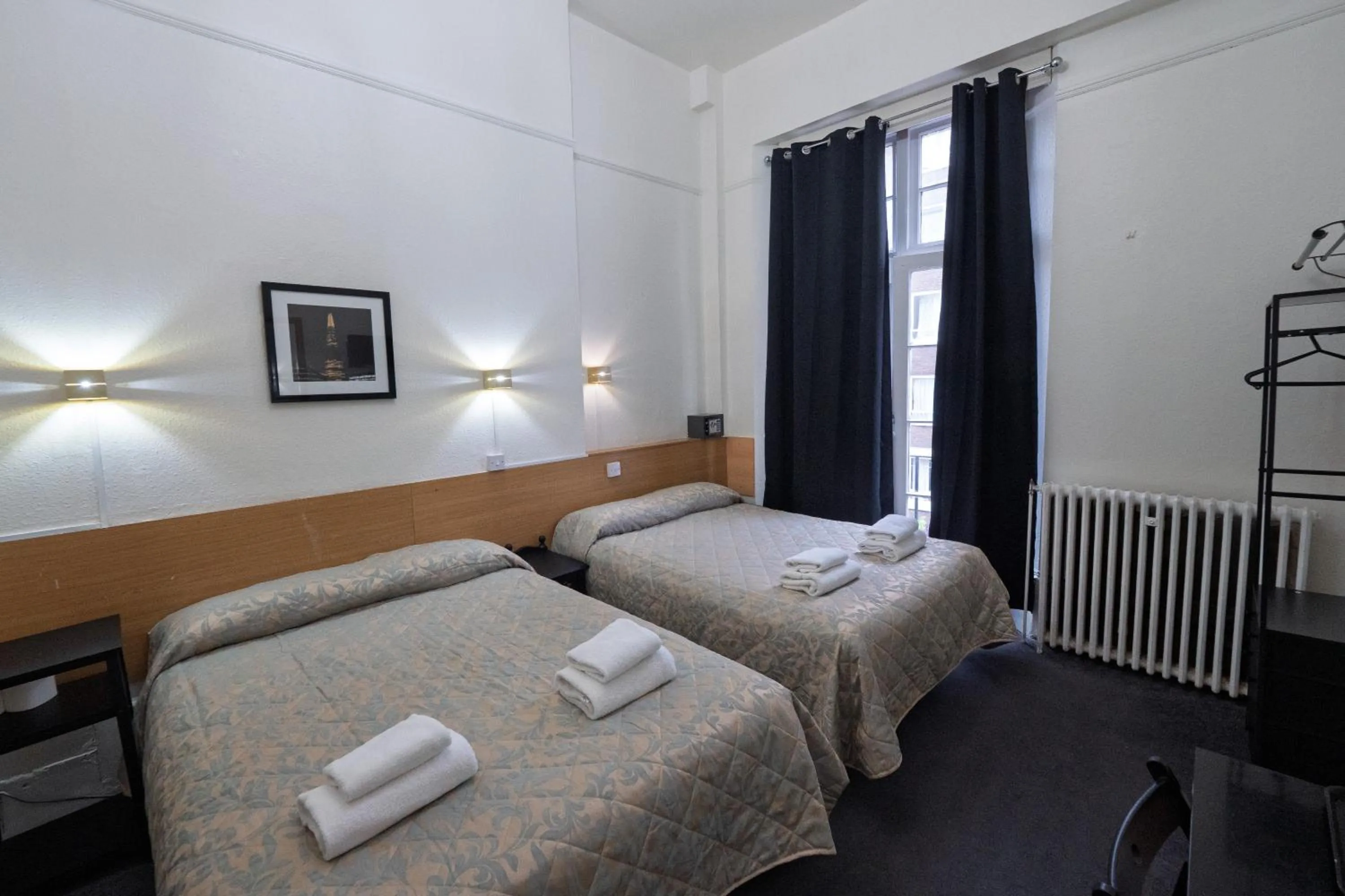 Bed in St George Hotel Paddington