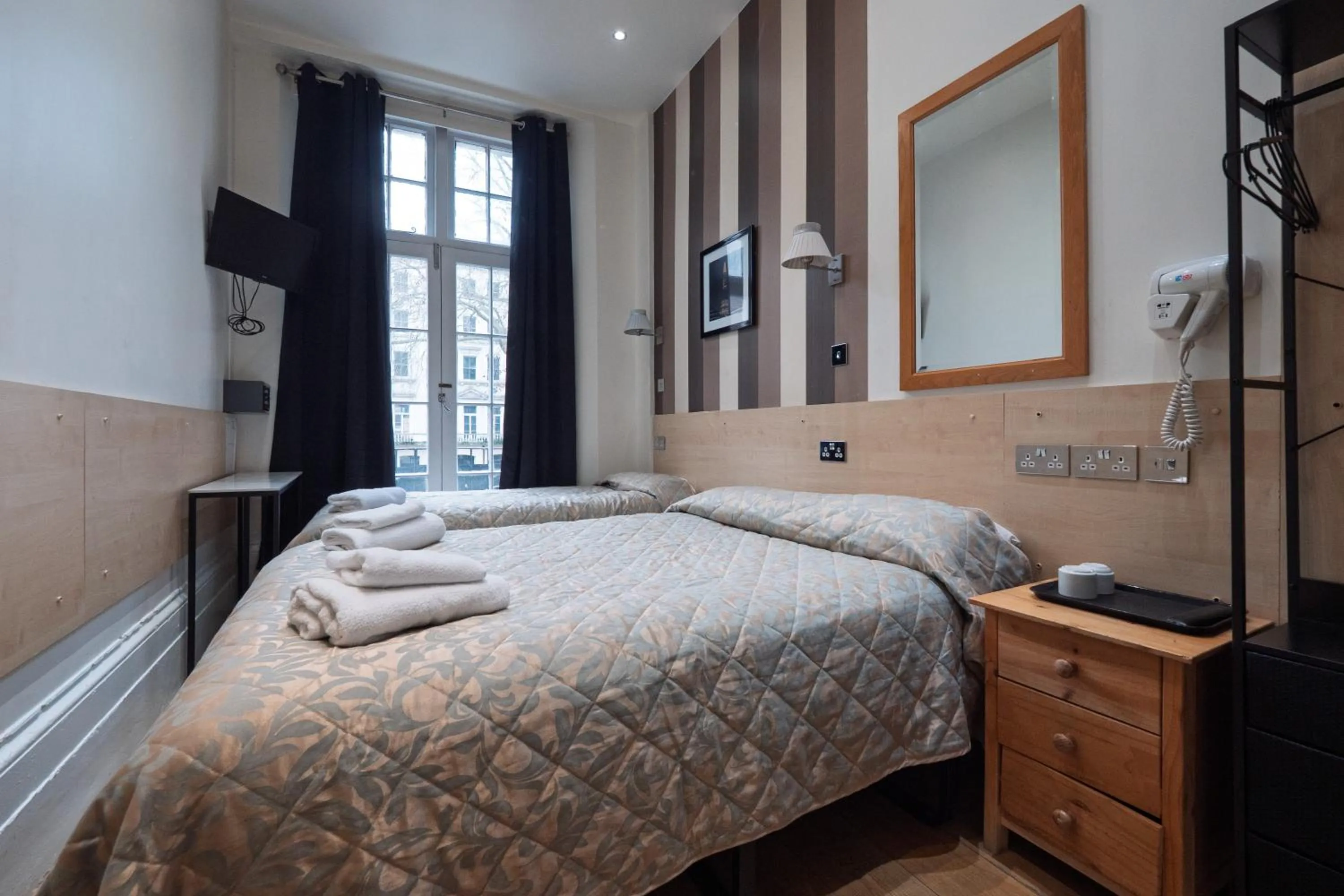 Bed in St George Hotel Paddington