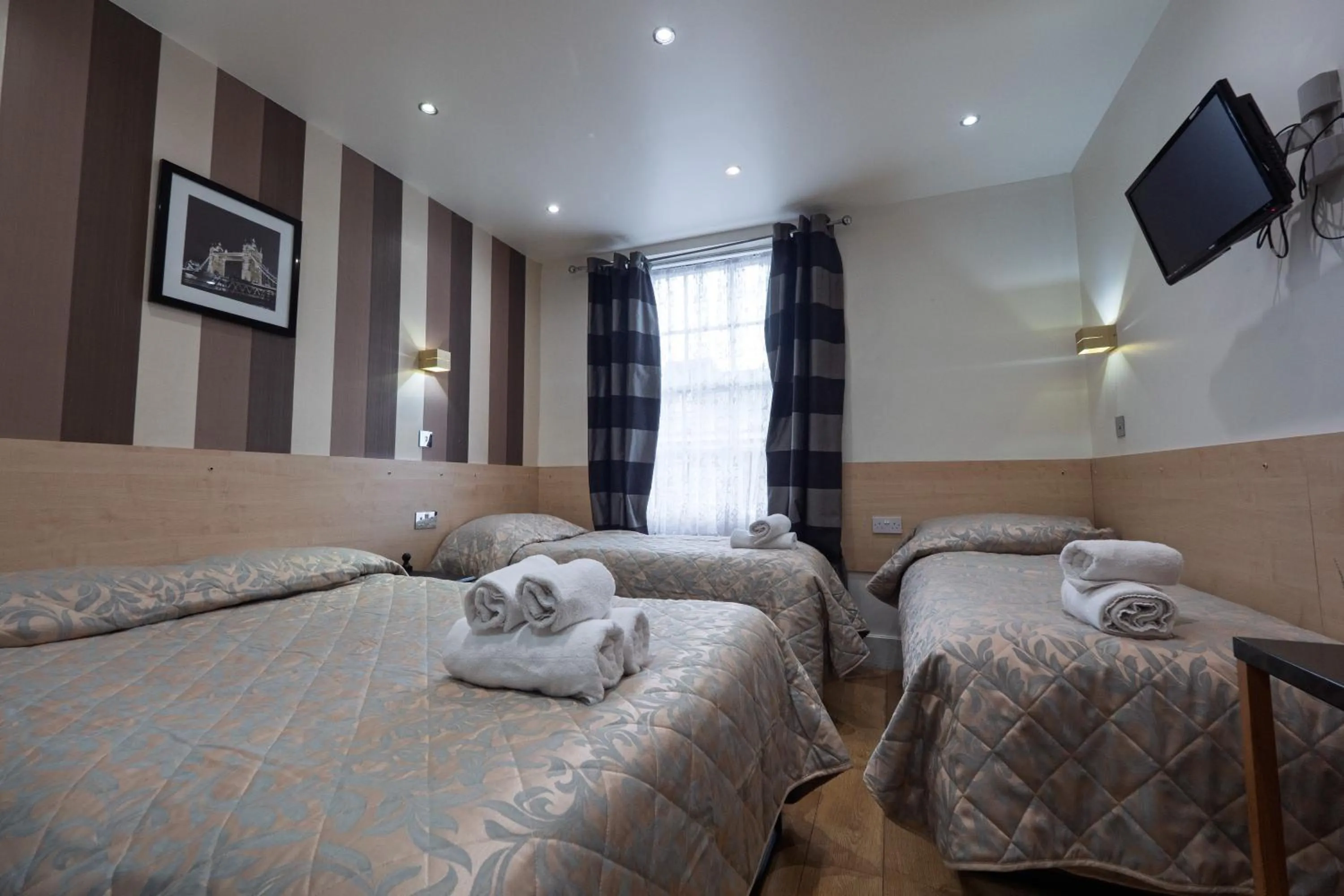 Bed in St George Hotel Paddington