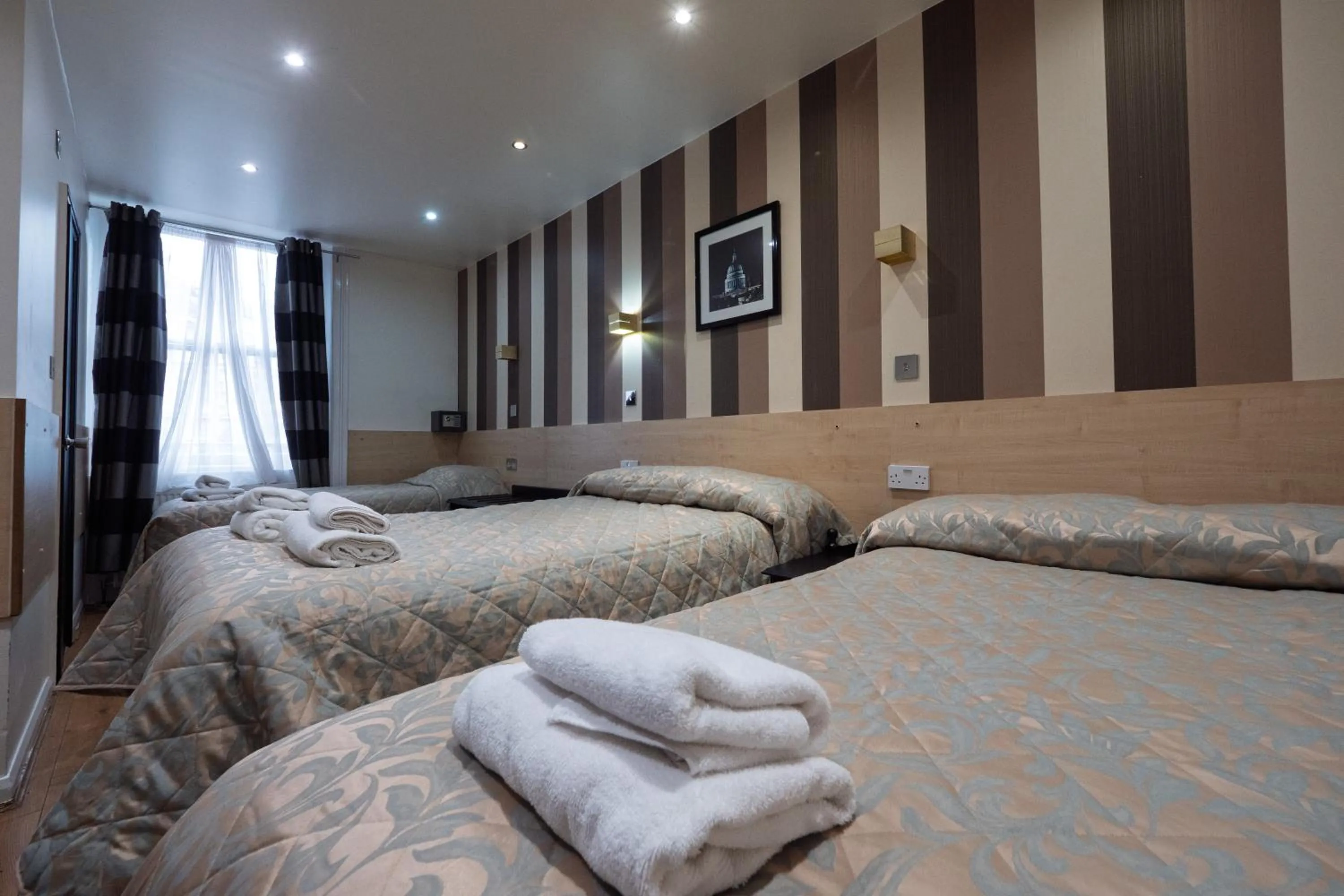 Bed in St George Hotel Paddington