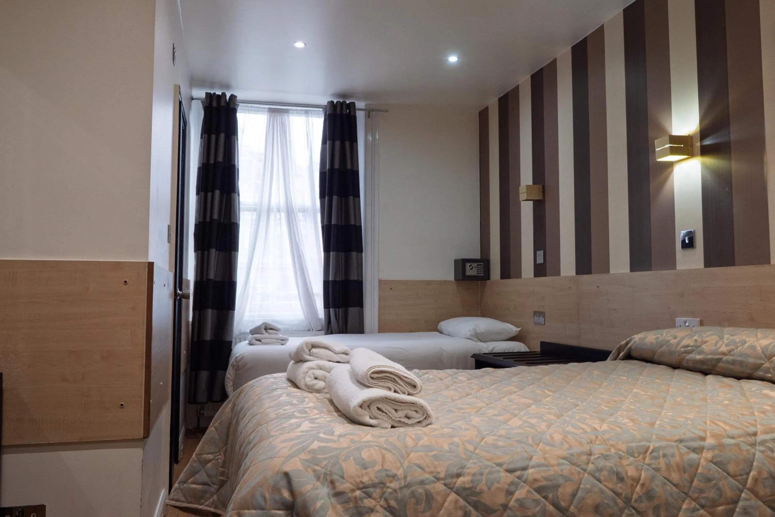 Bed in St George Hotel Paddington