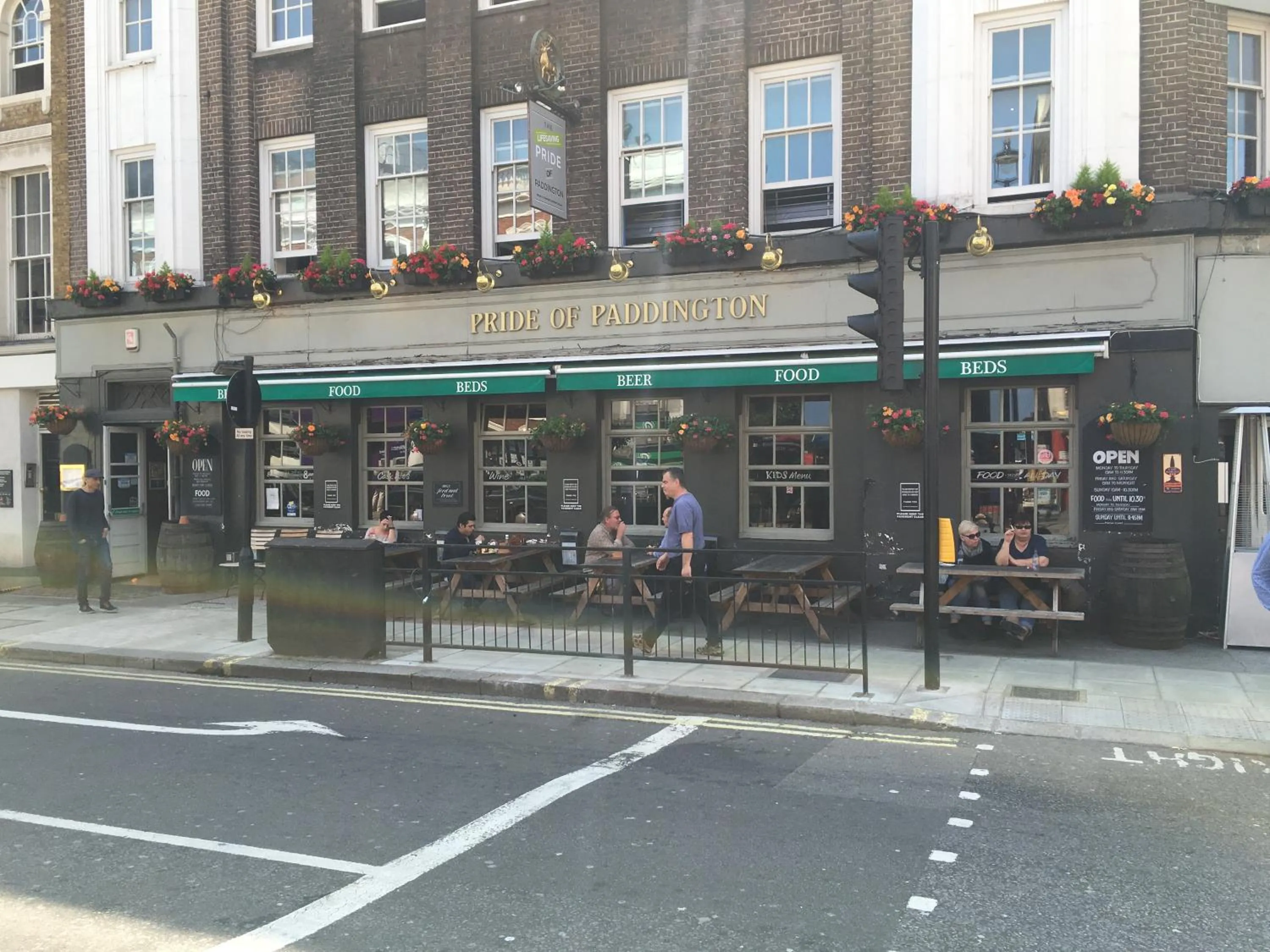 Facade/entrance in St George Hotel Paddington