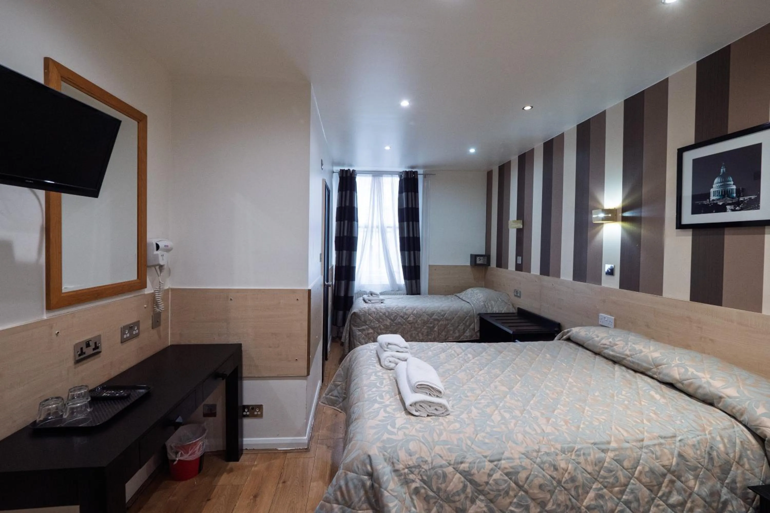 Bed in St George Hotel Paddington