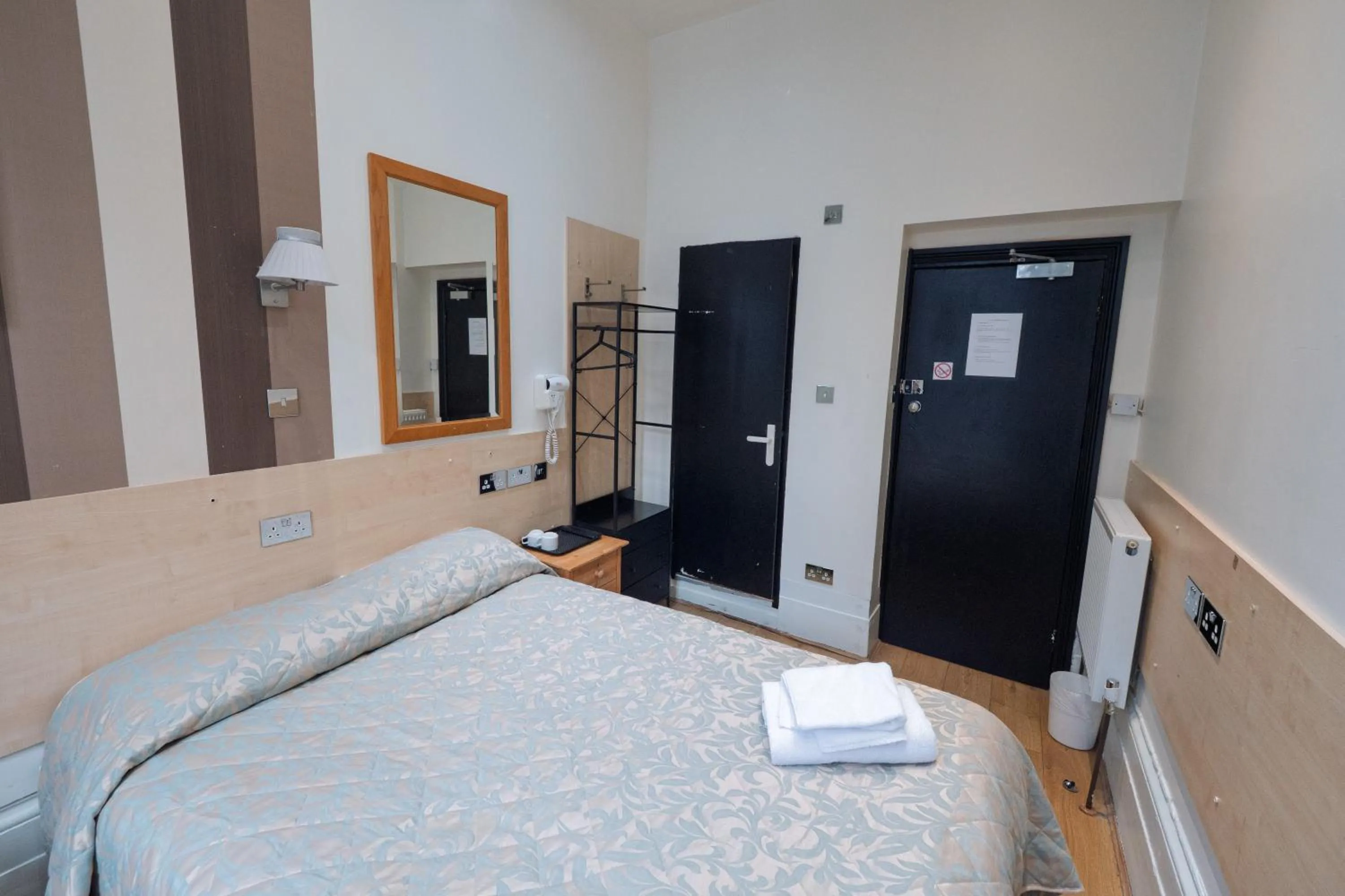 Bed in St George Hotel Paddington