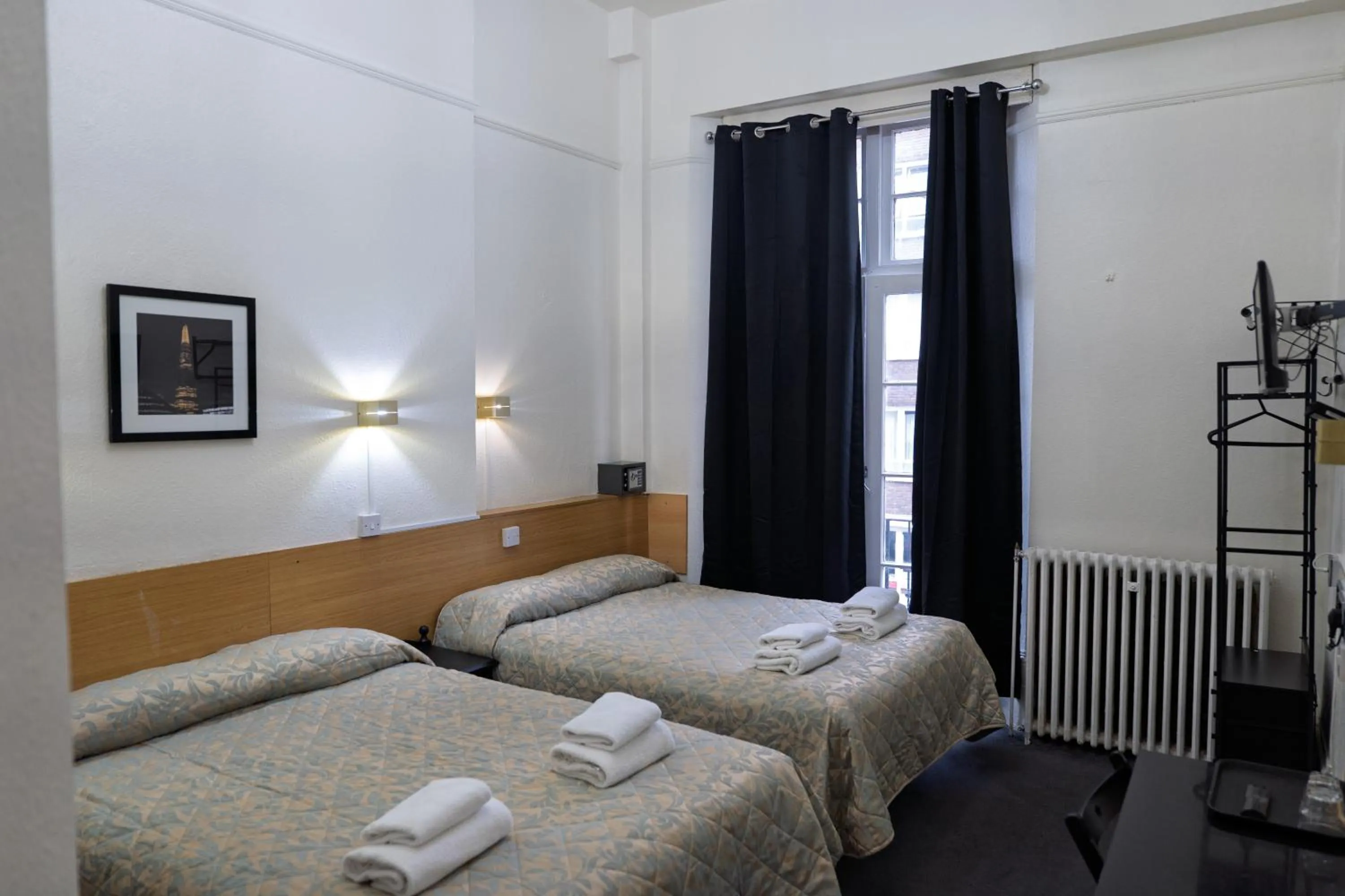 Bed in St George Hotel Paddington