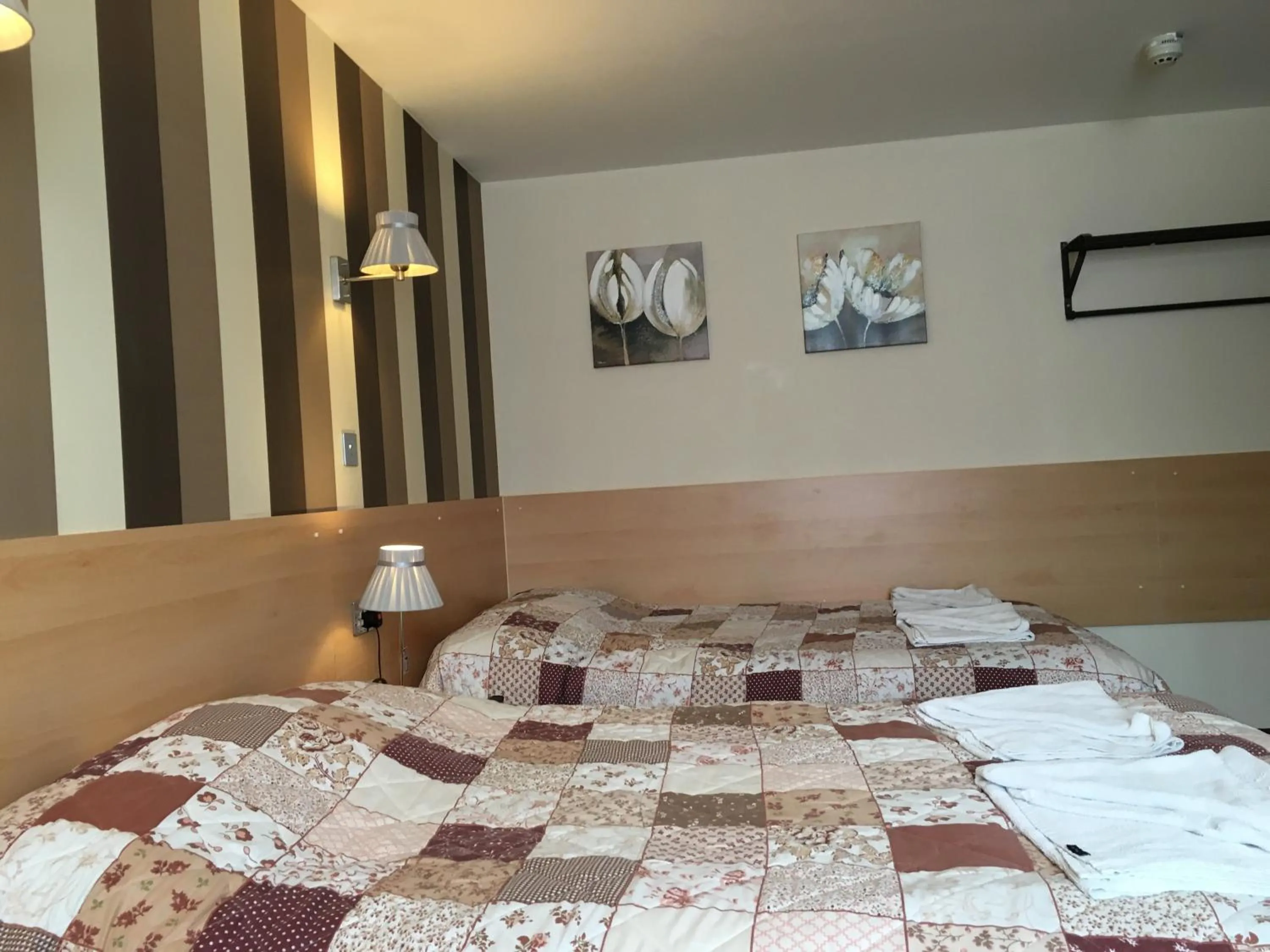 Bed in St George Hotel Paddington