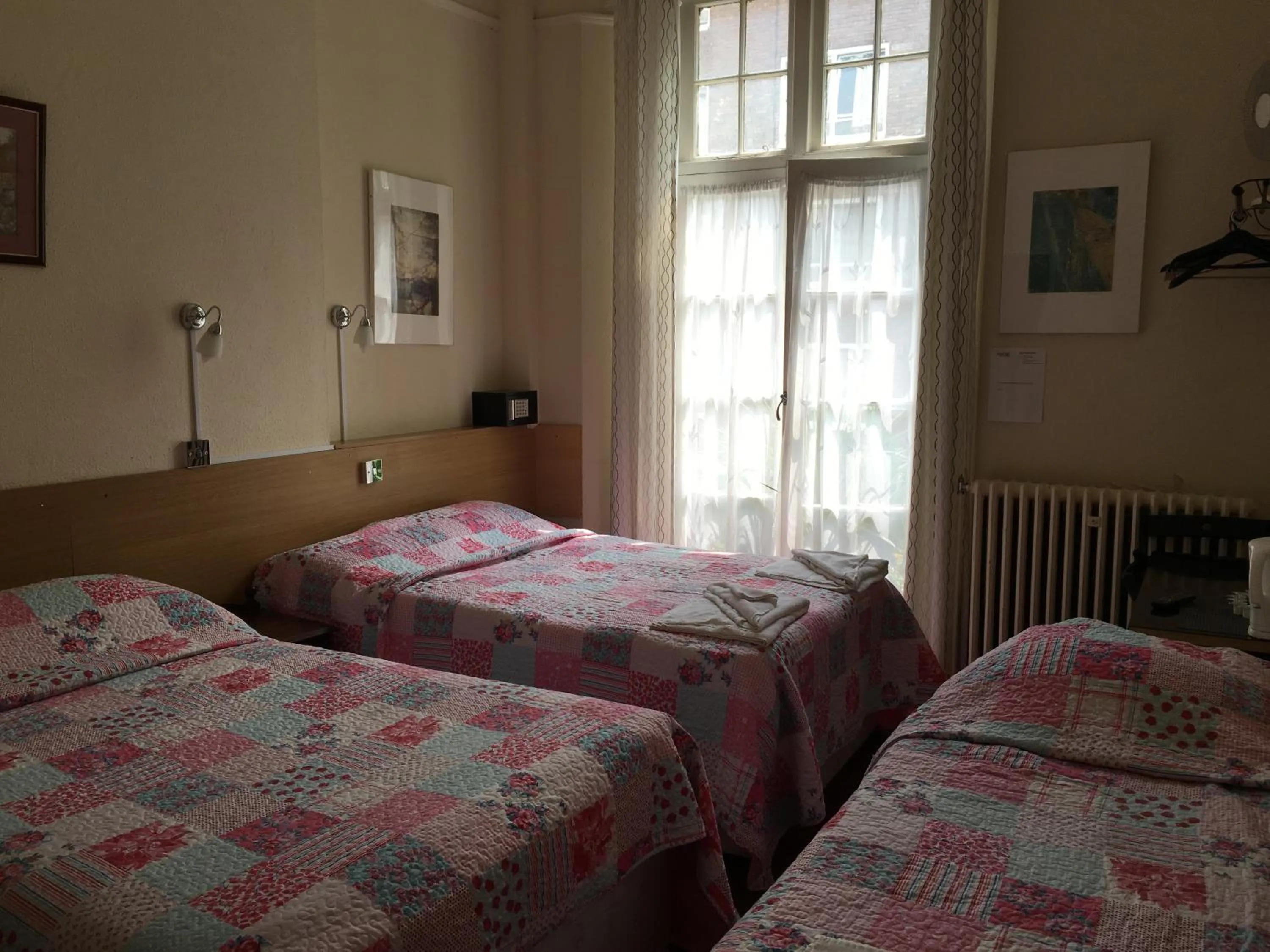 Day, Bed in St George Hotel Paddington