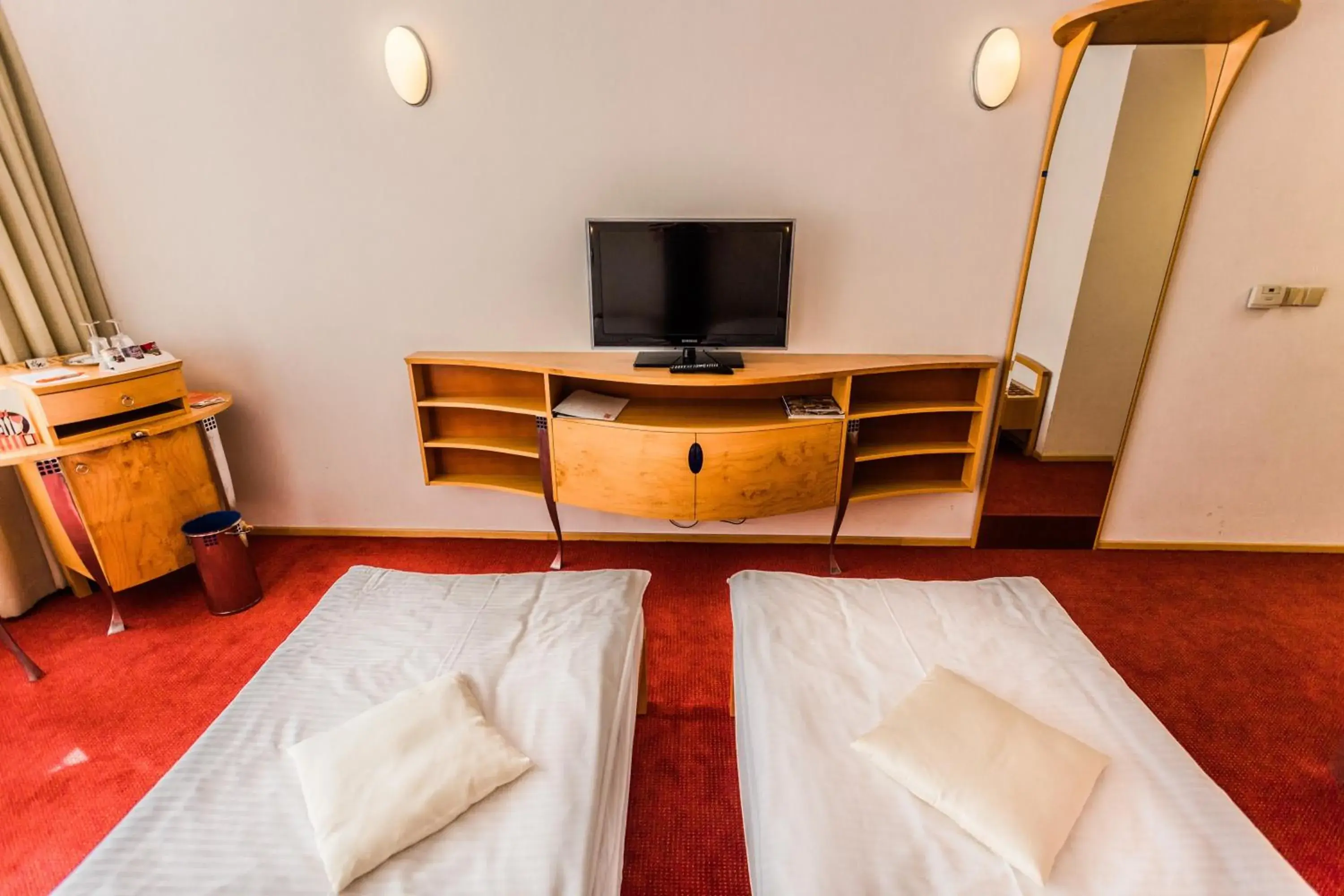 TV and multimedia, Bed in Hotel SET TV and multimedia, Bed in Hotel SET