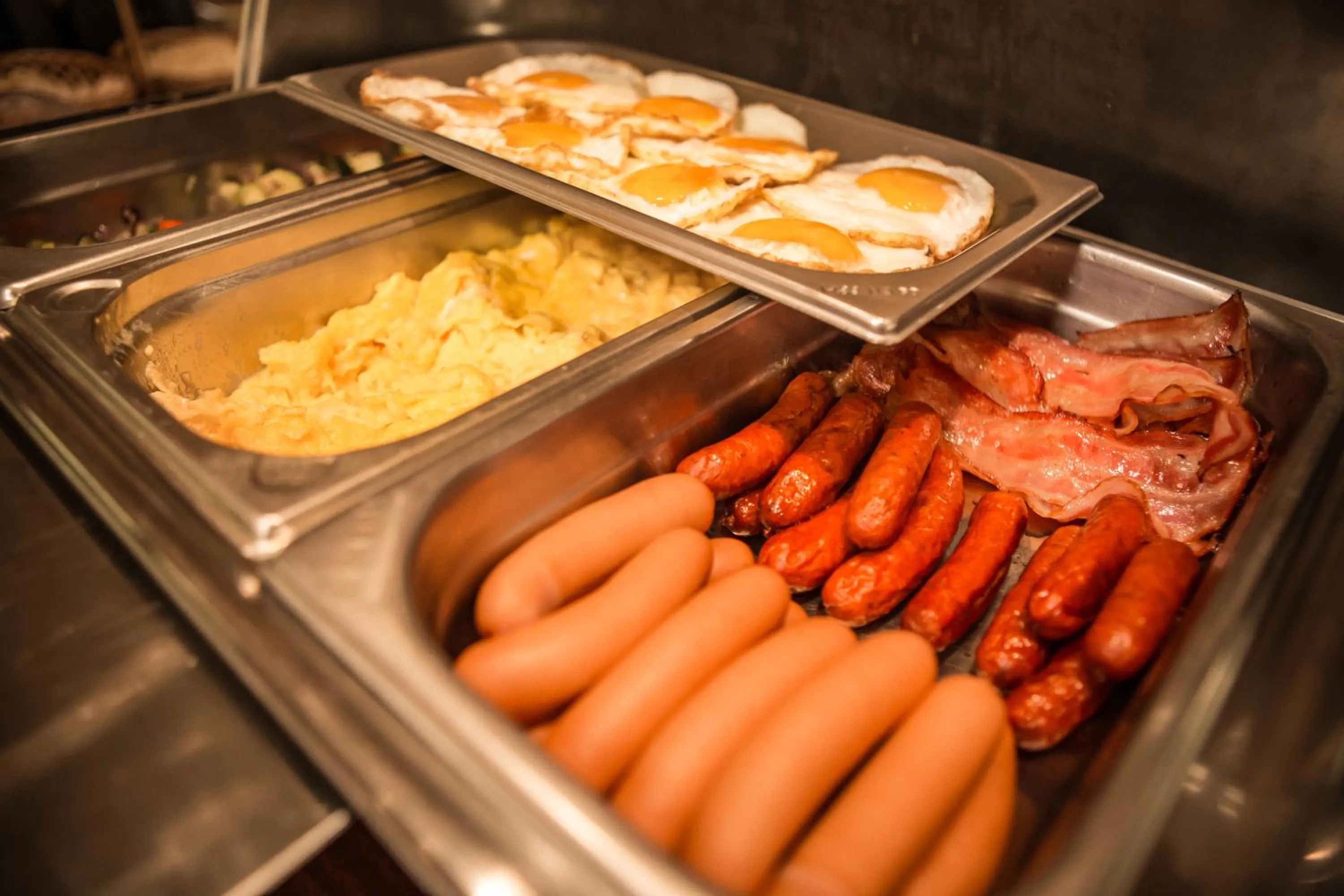 Restaurant/places to eat in Hotel SET