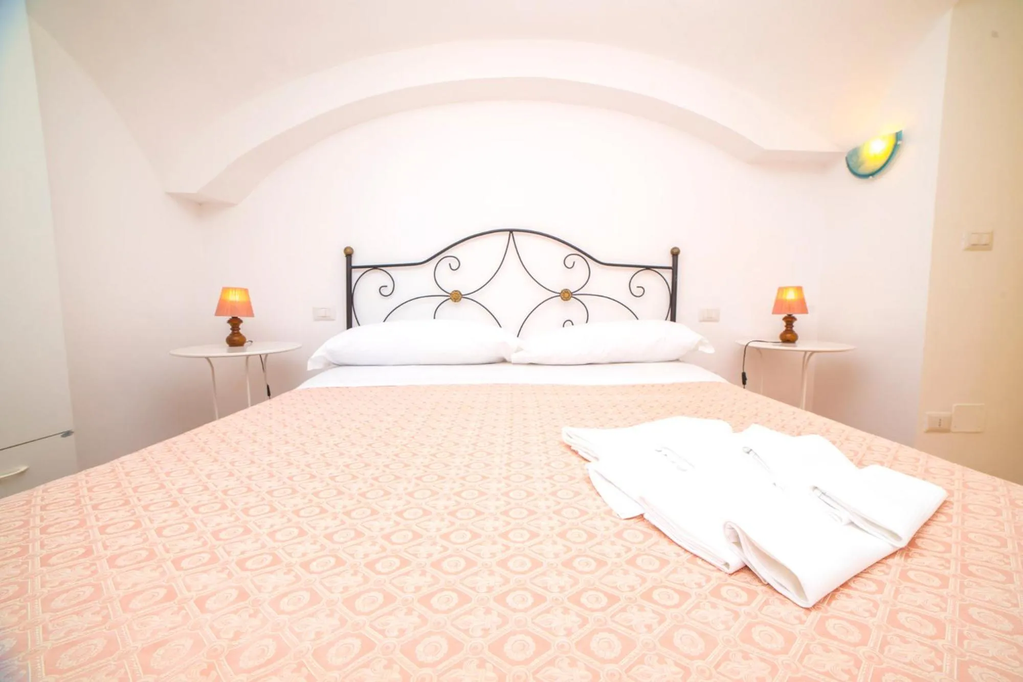 Bedroom, Bed in Il Borghetto Apartments & Rooms