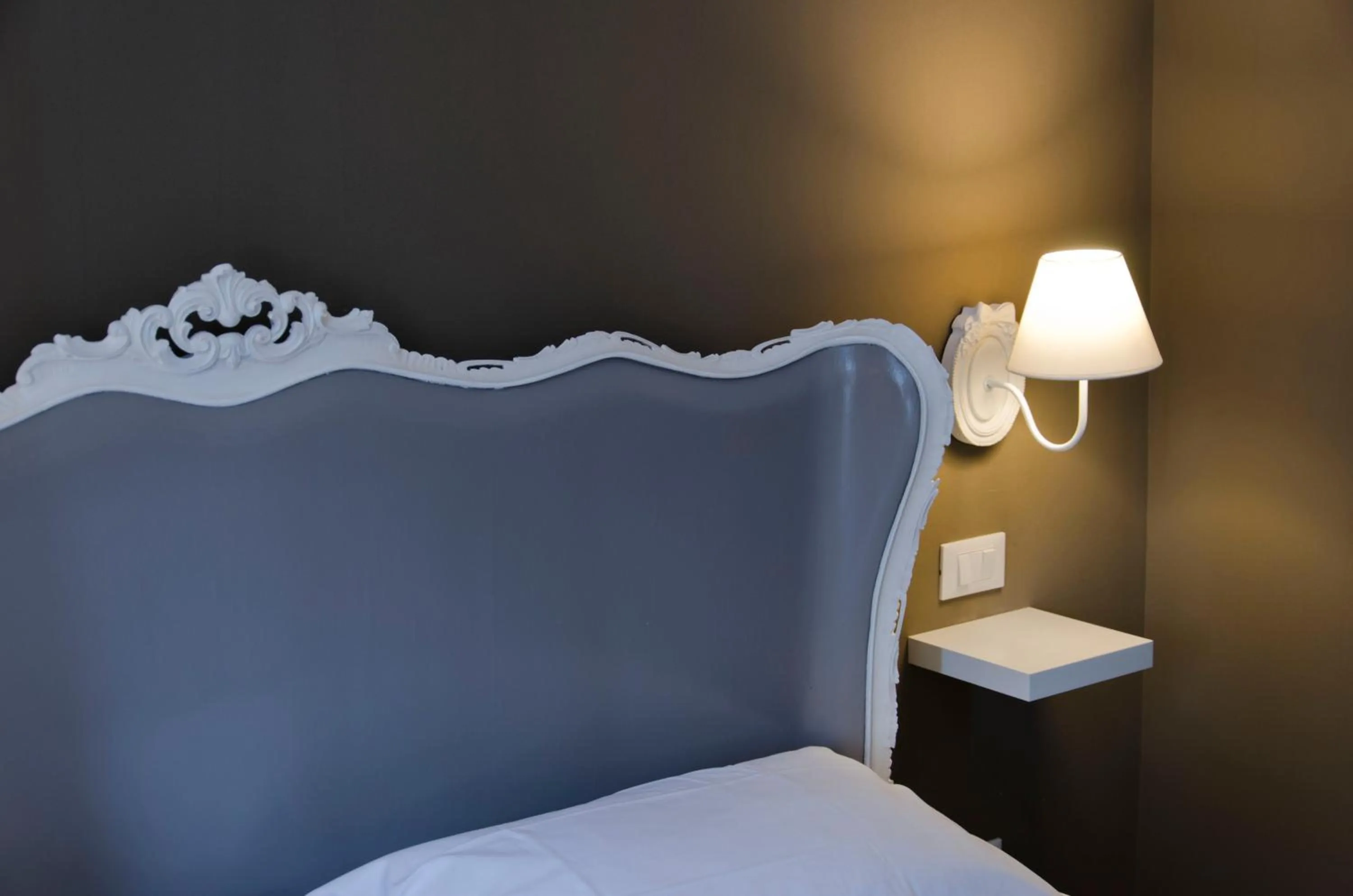 Decorative detail, Bed in Affittacamere "Angel 2"