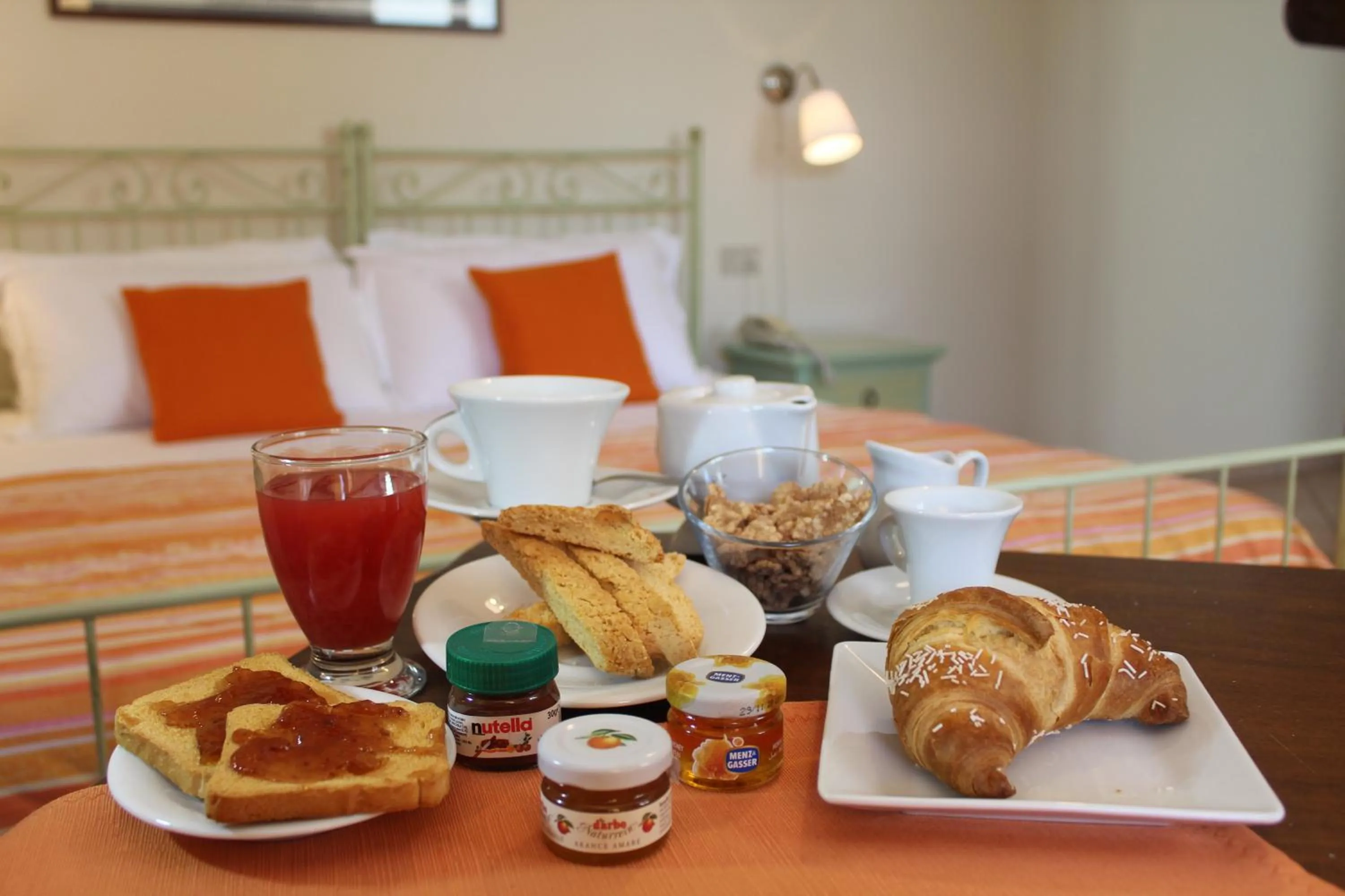 Italian breakfast in Residence Serristori