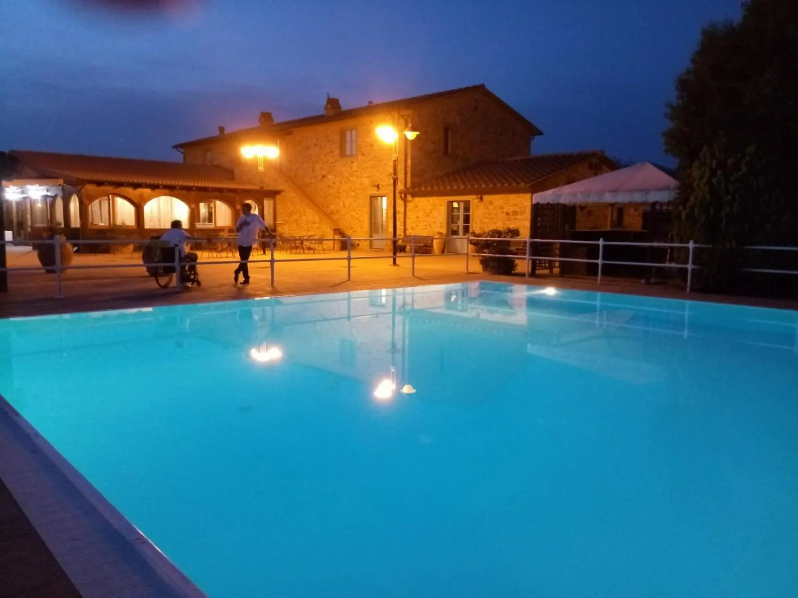 Swimming pool in Residence Serristori