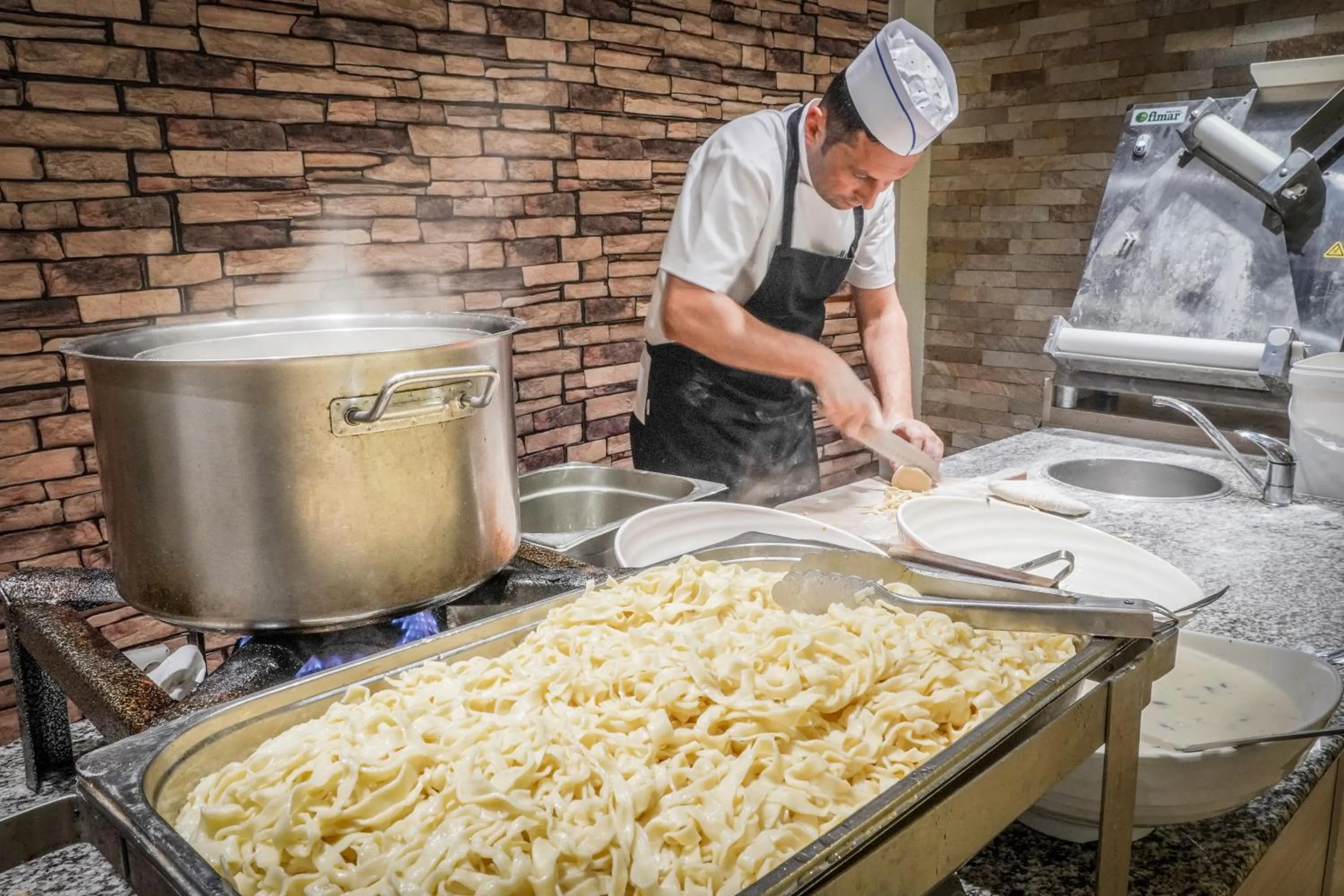 Restaurant/places to eat in Hotel Ralitsa Aquaclub - All Inclusive plus Aquapark