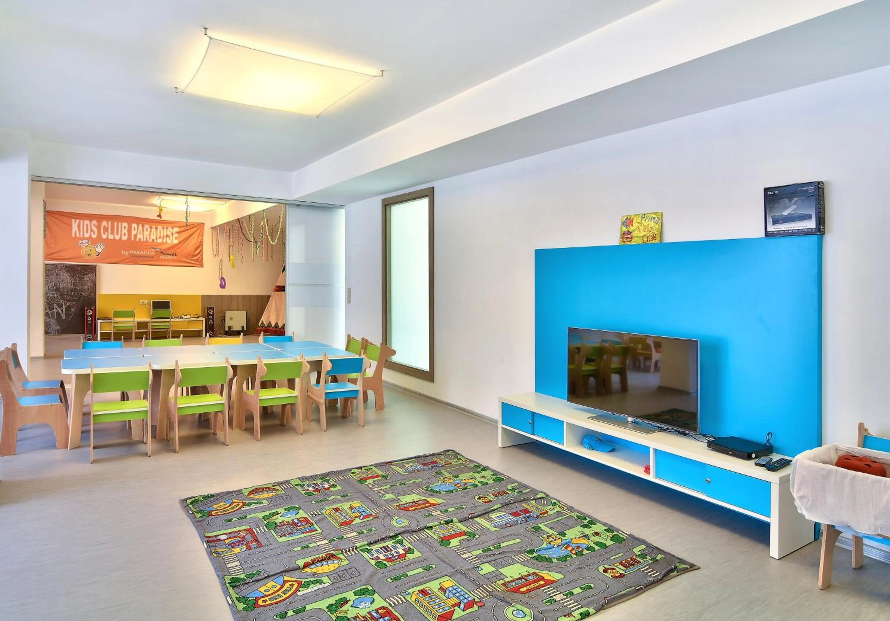 Communal lounge/ TV room in Hotel Ralitsa Aquaclub - All Inclusive plus Aquapark