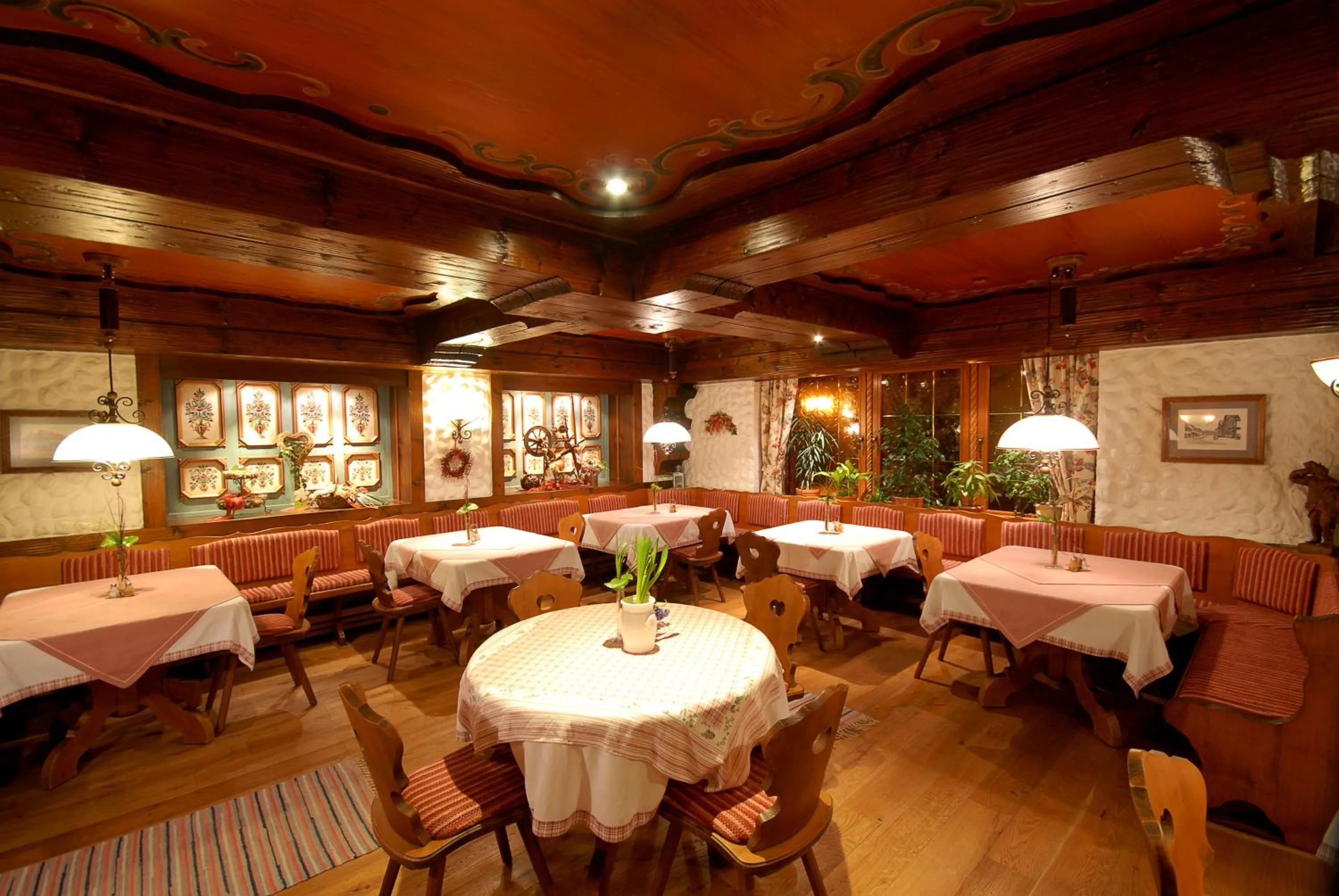 Restaurant/places to eat in Hotel Gondel