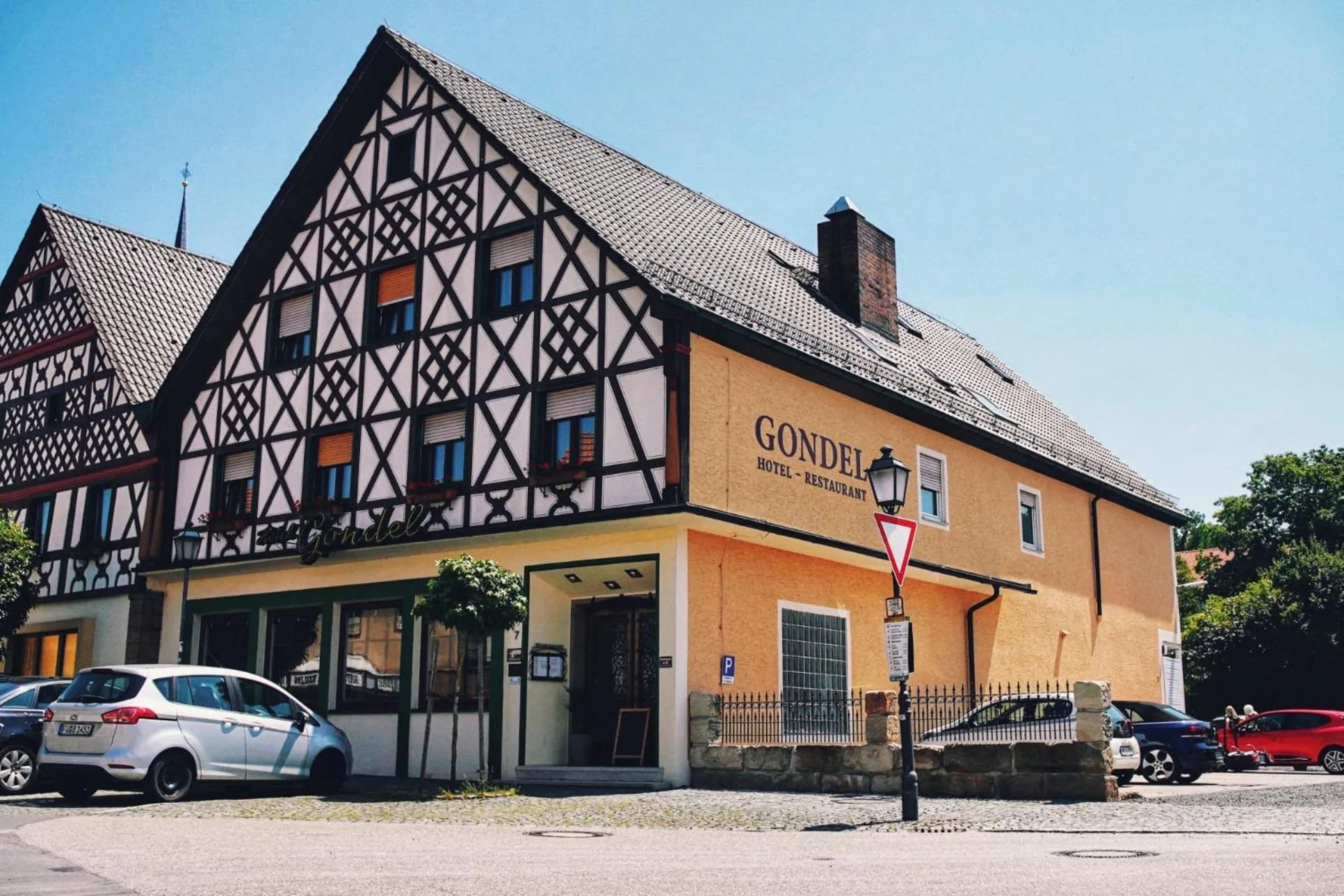Restaurant/places to eat in Hotel Gondel