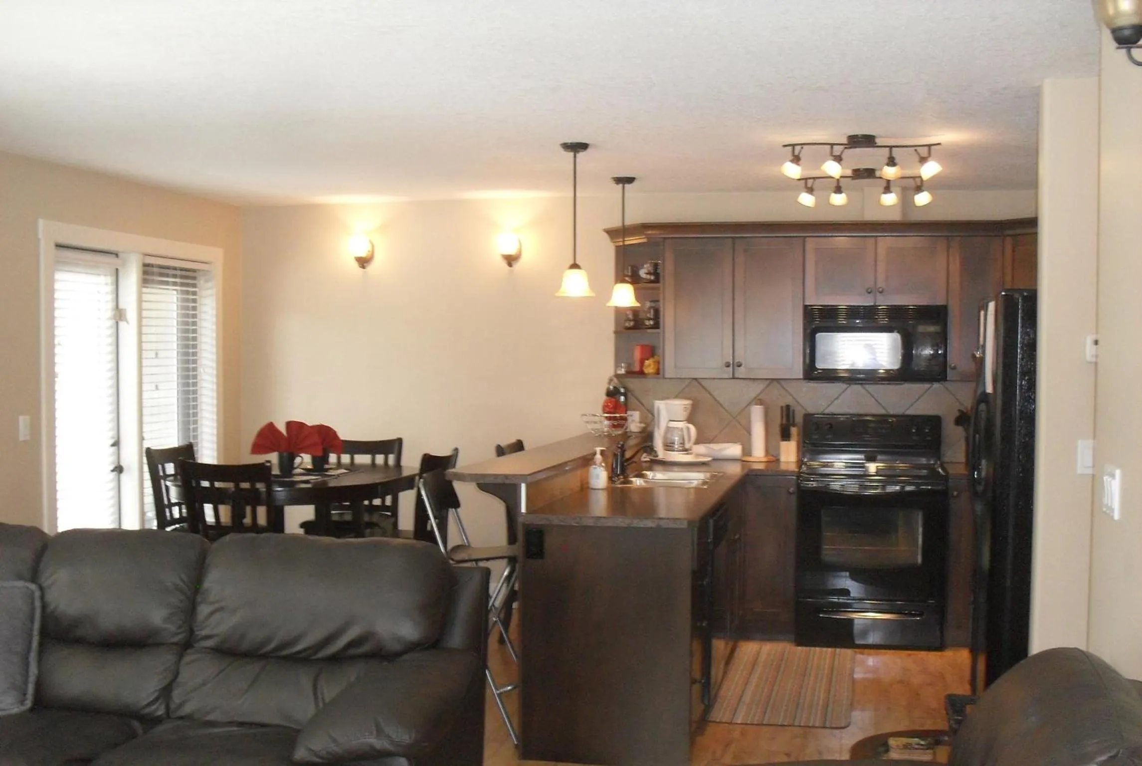 Photo of the whole room in Mountain View Radium Condo - Copper Horn Village
