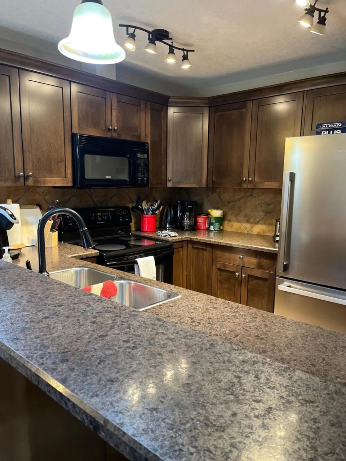 Kitchen or kitchenette in Mountain View Radium Condo - Copper Horn Village