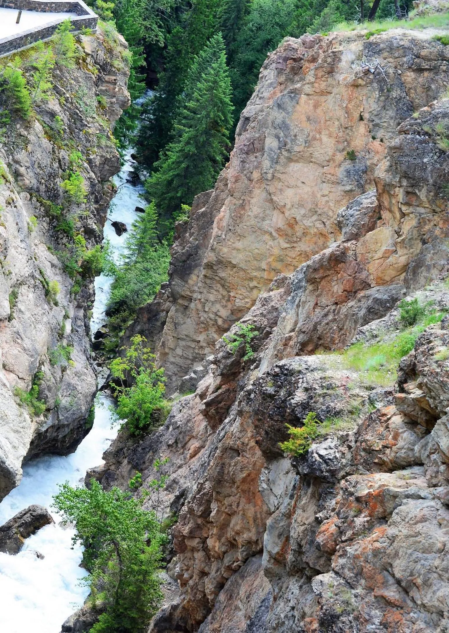 Nearby landmark in Mountain View Radium Condo - Copper Horn Village