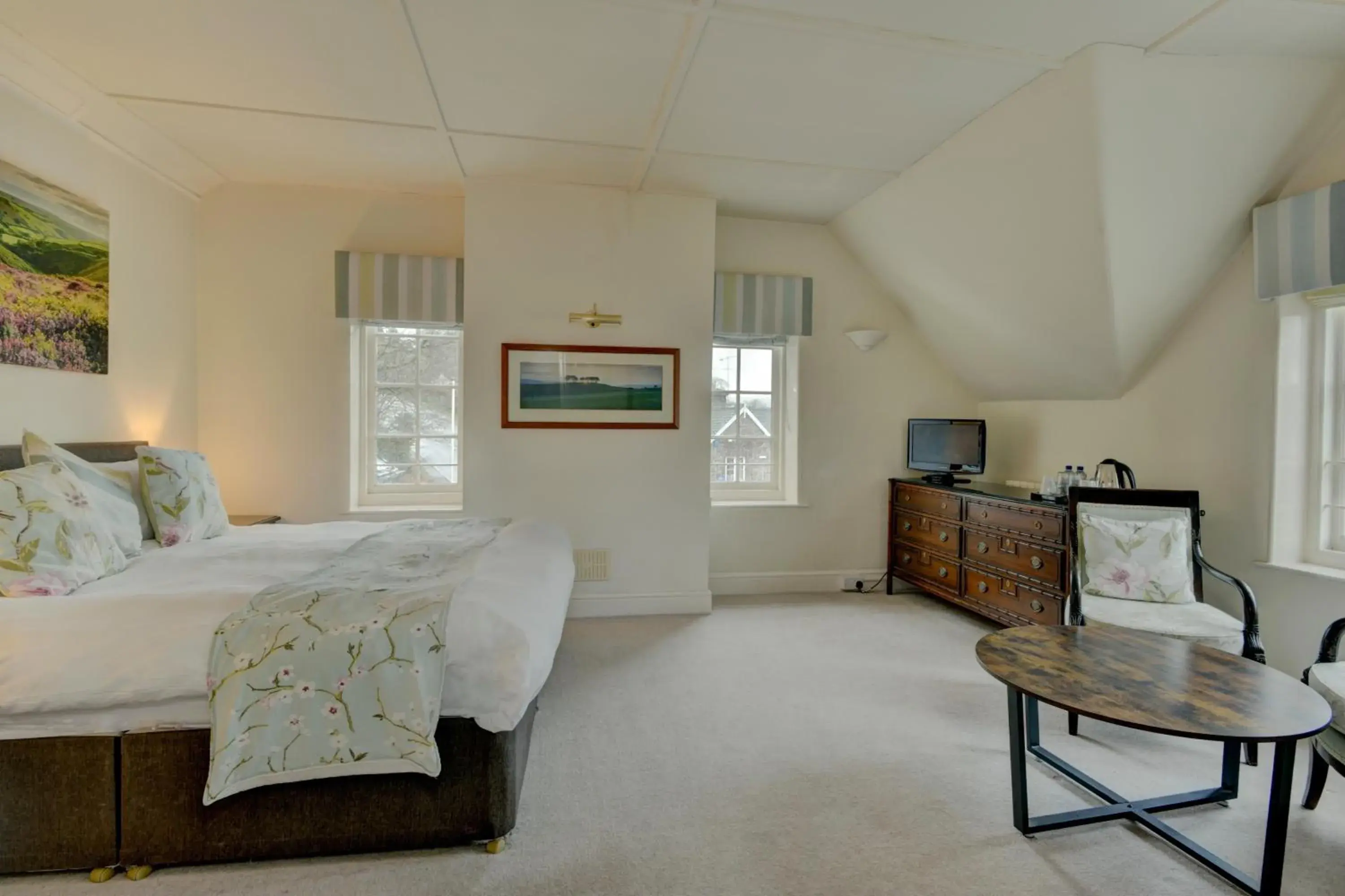 Bedroom, Bed in The Crown Hotel Bedroom, Bed in The Crown Hotel