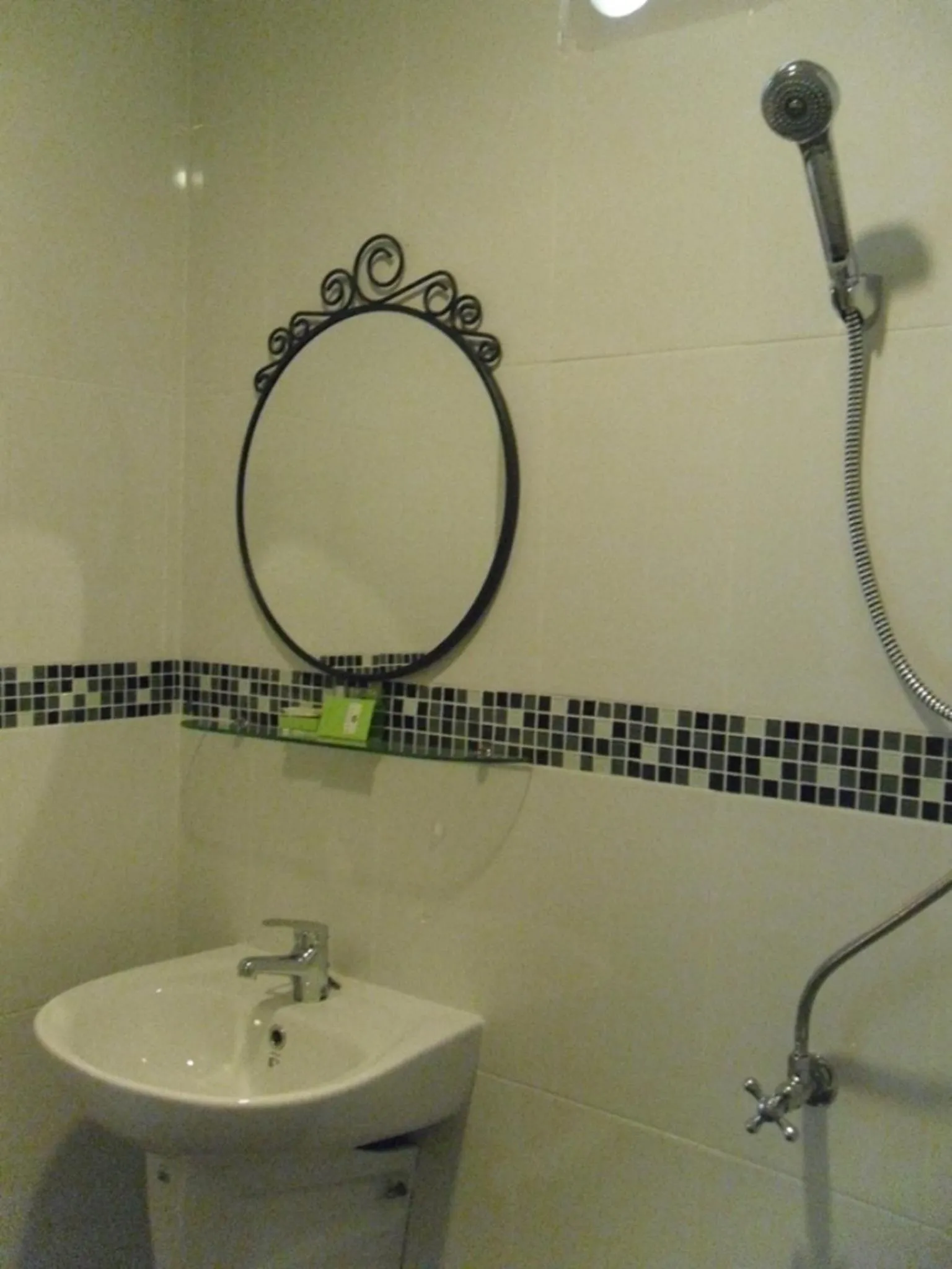 Shower in Lantana Pattaya - SHA Extra Plus