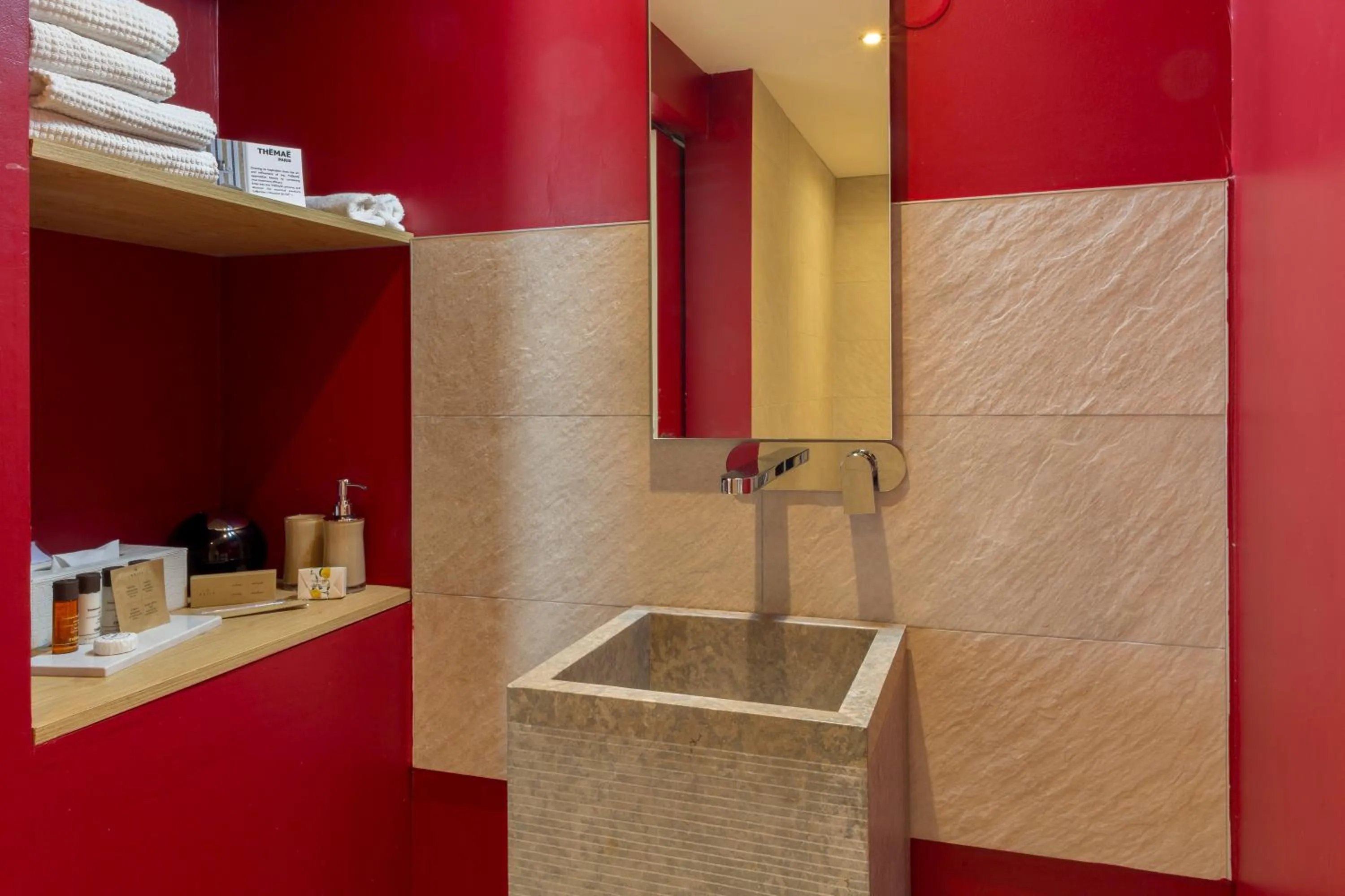 Bathroom in Hotel Jean Moët