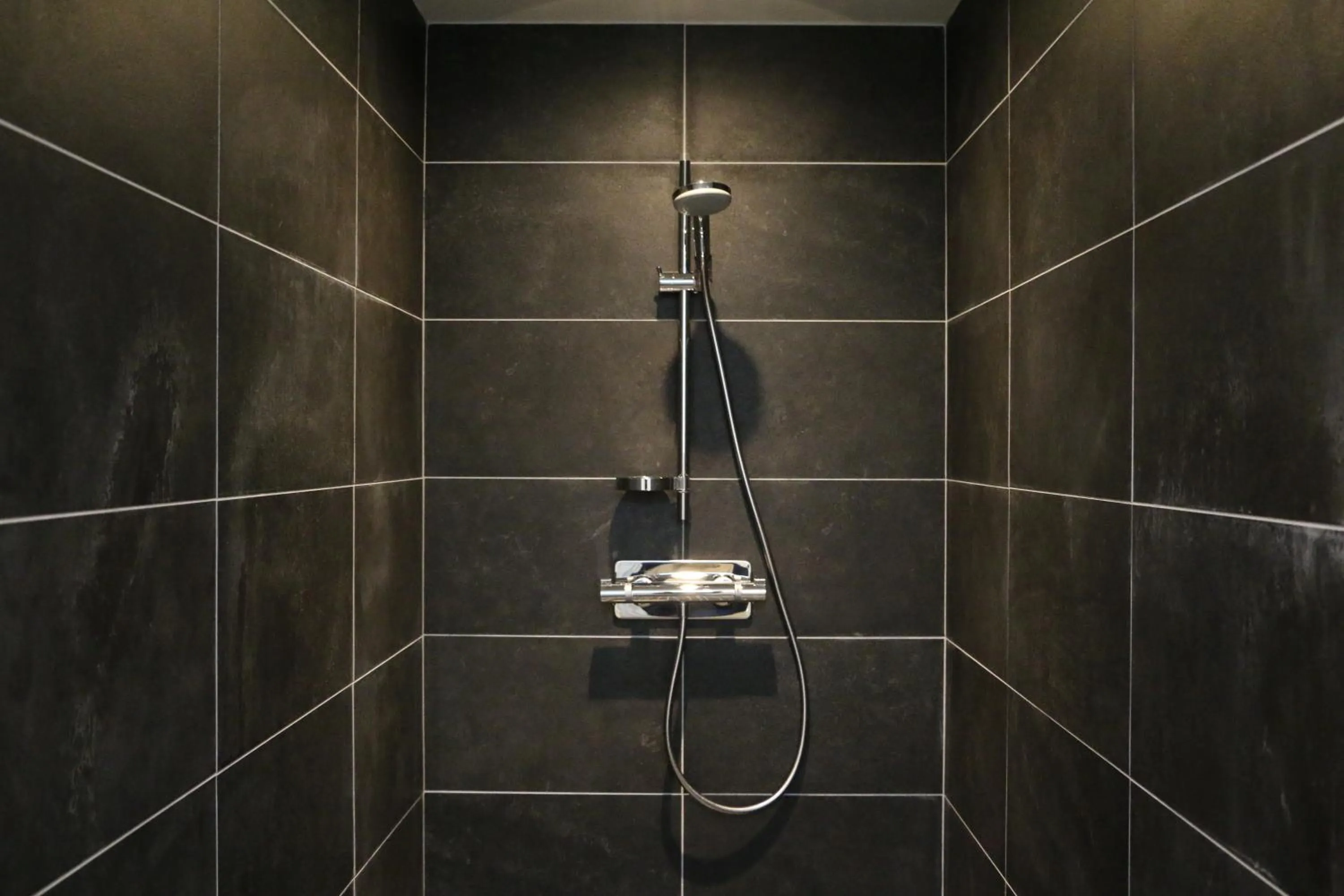 Shower in Hotel Jean Moët