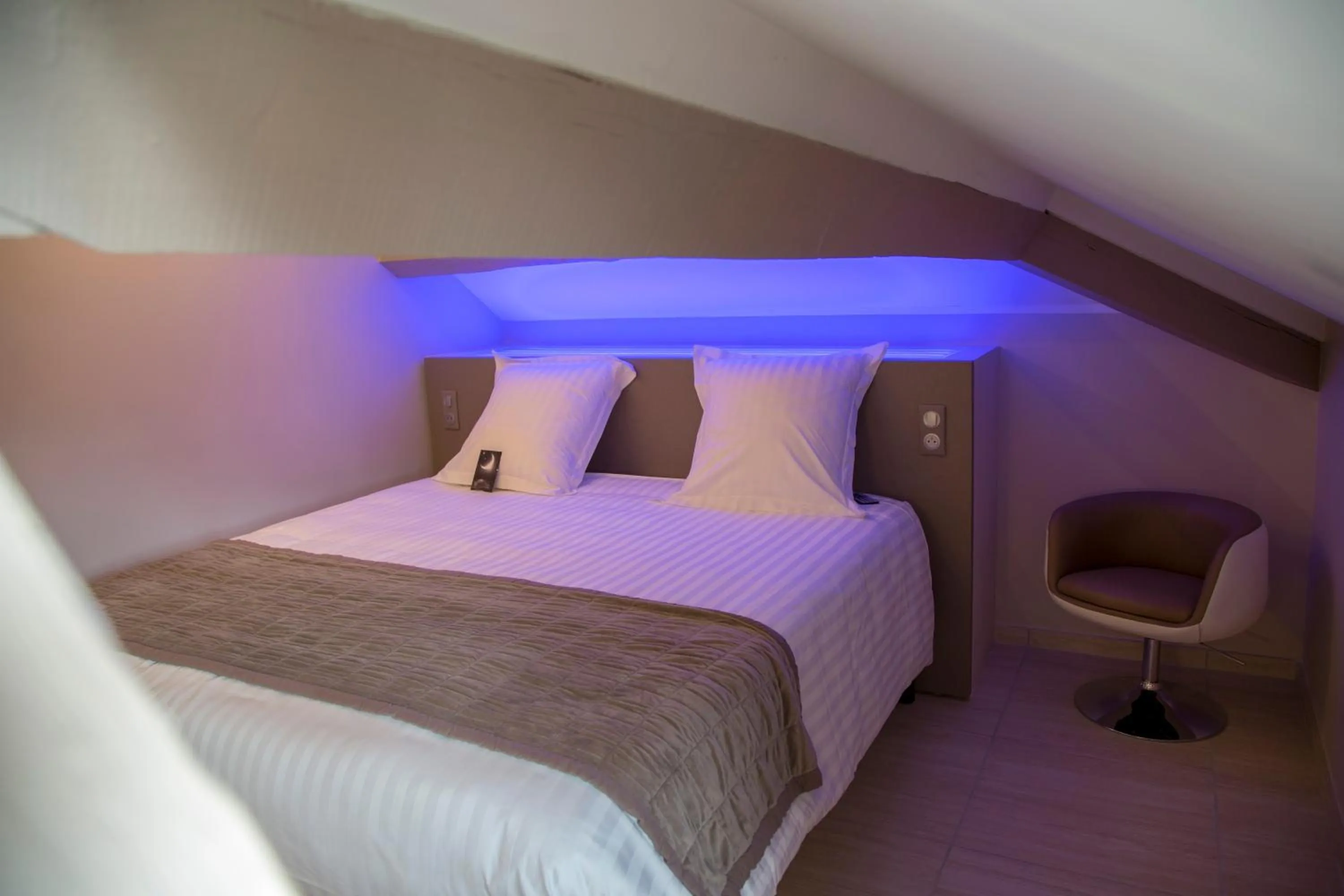 Bed in Hotel Jean Moët