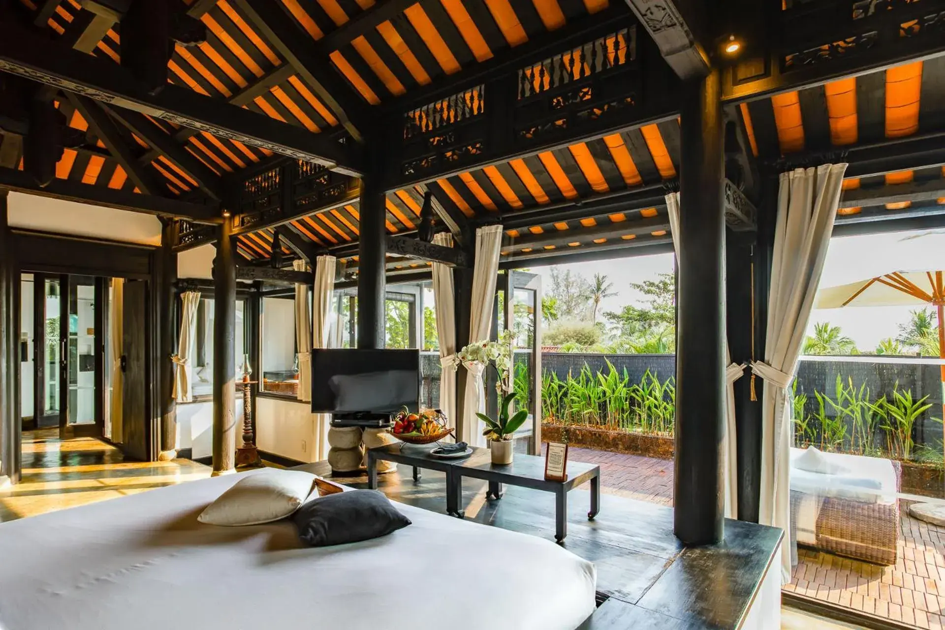 TV and multimedia, Bed in Chen Sea Resort & Spa Phu Quoc TV and multimedia, Bed in Chen Sea Resort & Spa Phu Quoc