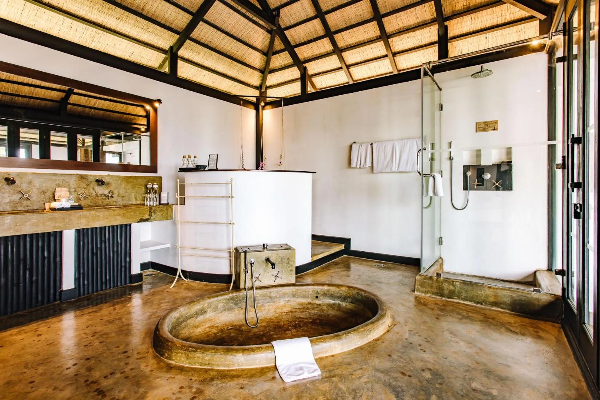 Shower in Chen Sea Resort & Spa Phu Quoc