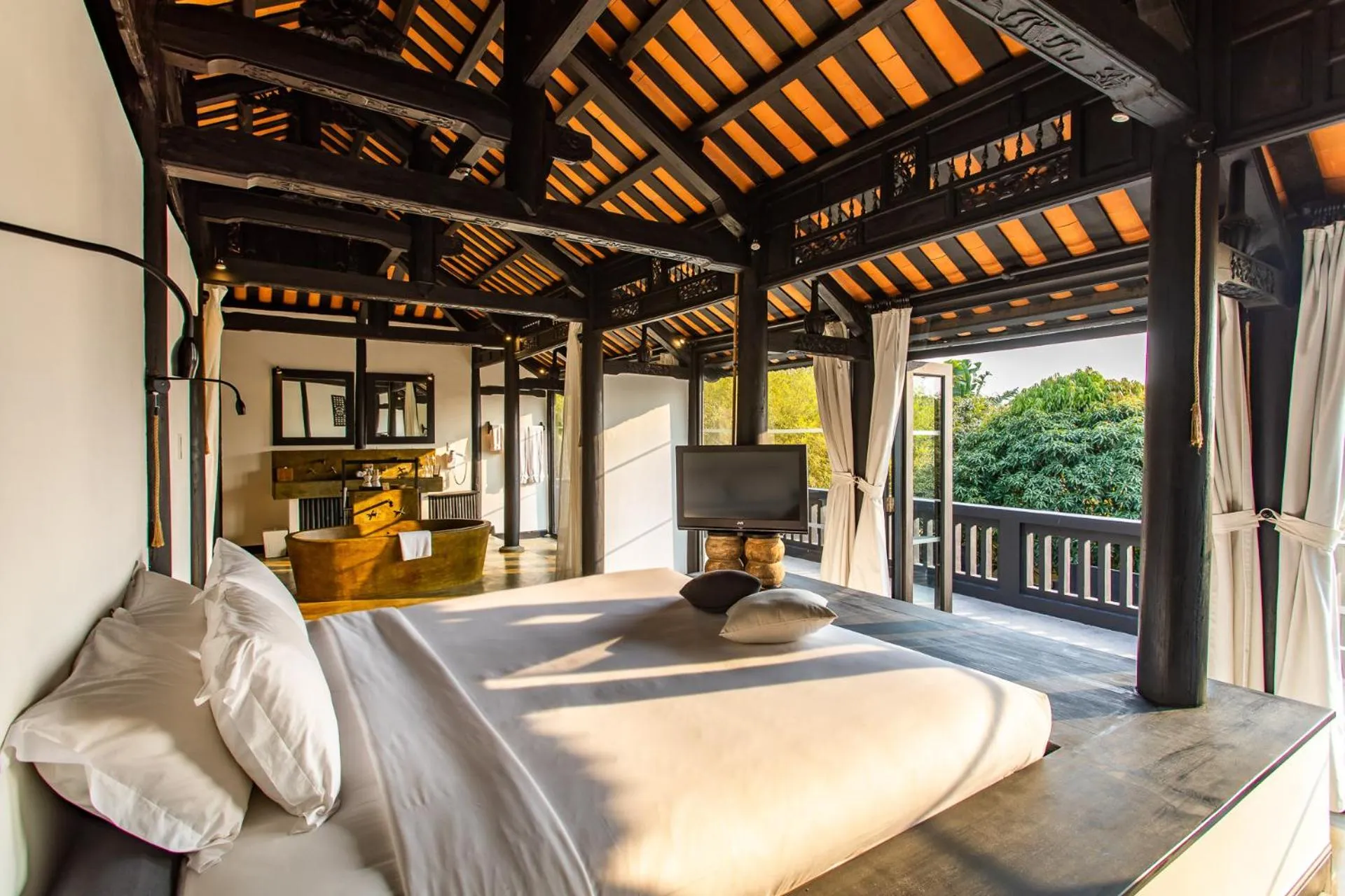 Balcony/Terrace, Bed in Chen Sea Resort & Spa Phu Quoc