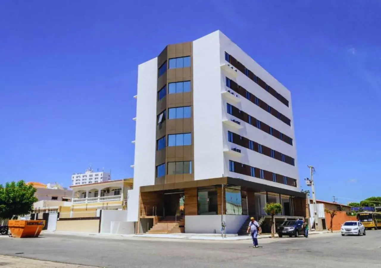 Facade/entrance in Nord Easy Patos Facade/entrance in Nord Easy Patos