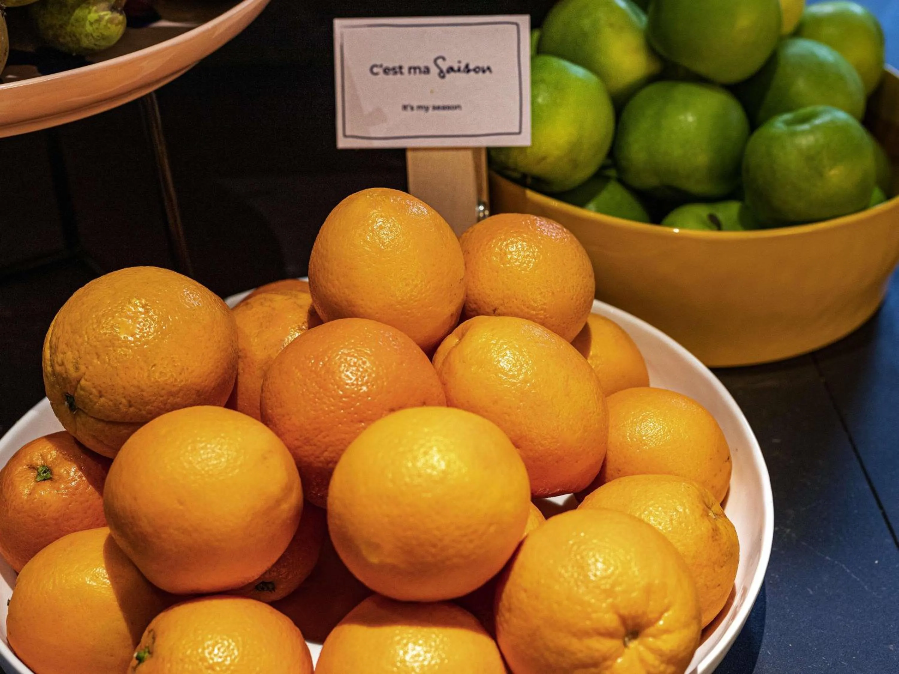 Restaurant/places to eat in Novotel Bandung