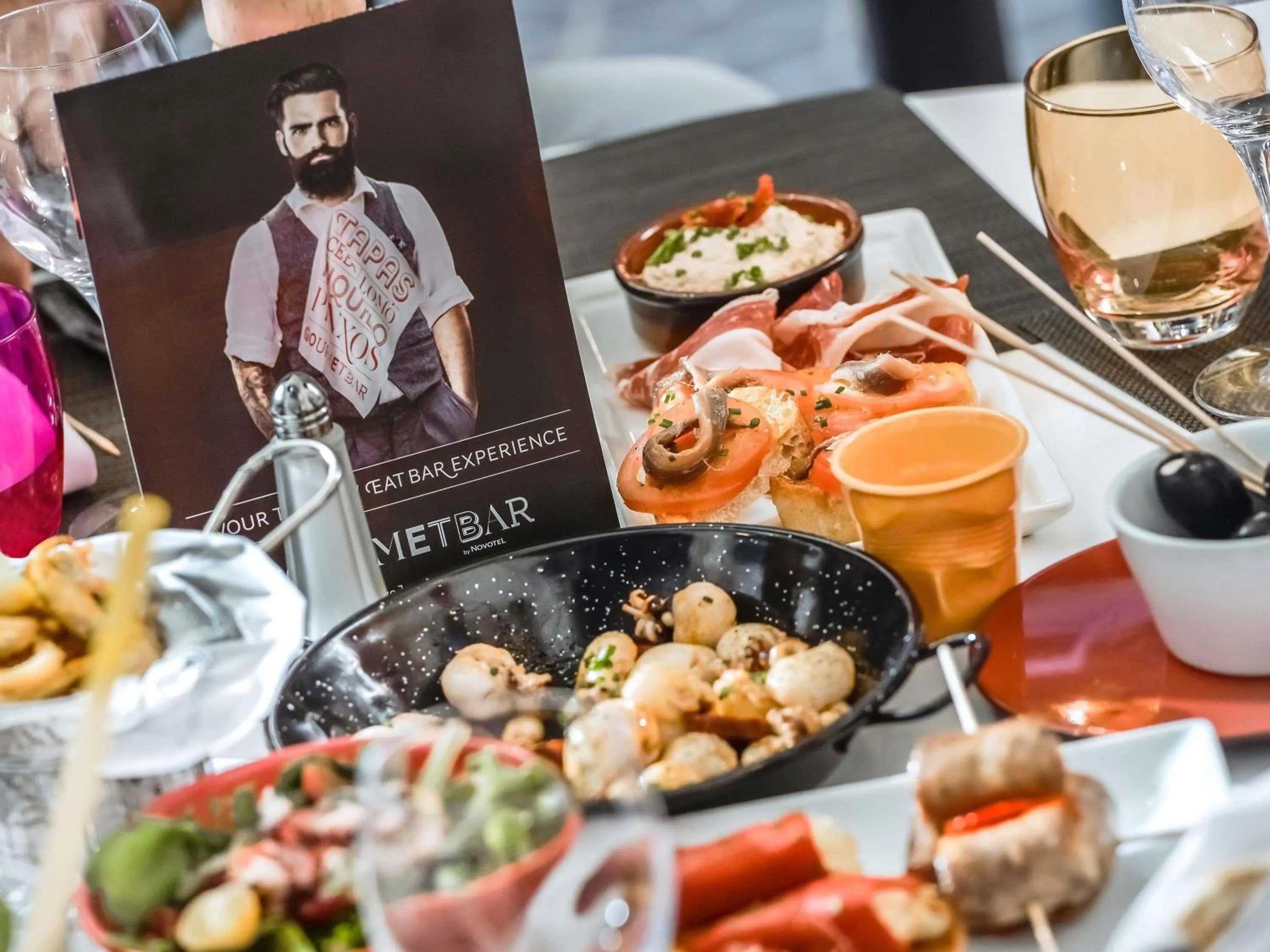 Restaurant/places to eat in Novotel Bandung