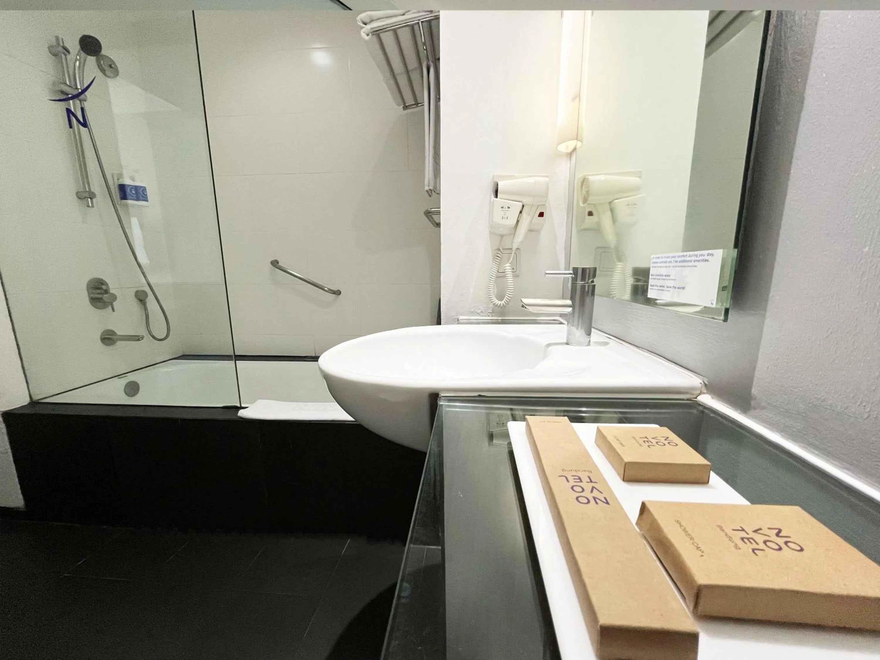 Shower in Novotel Bandung
