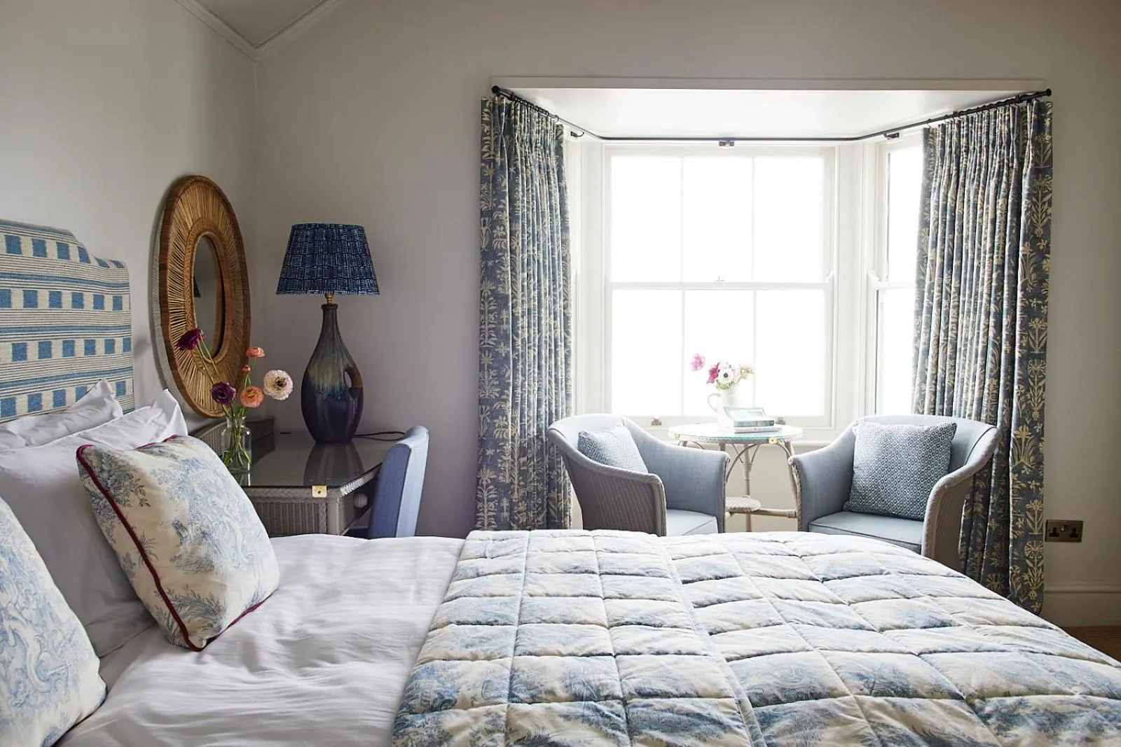Bed in Red Lion Hotel