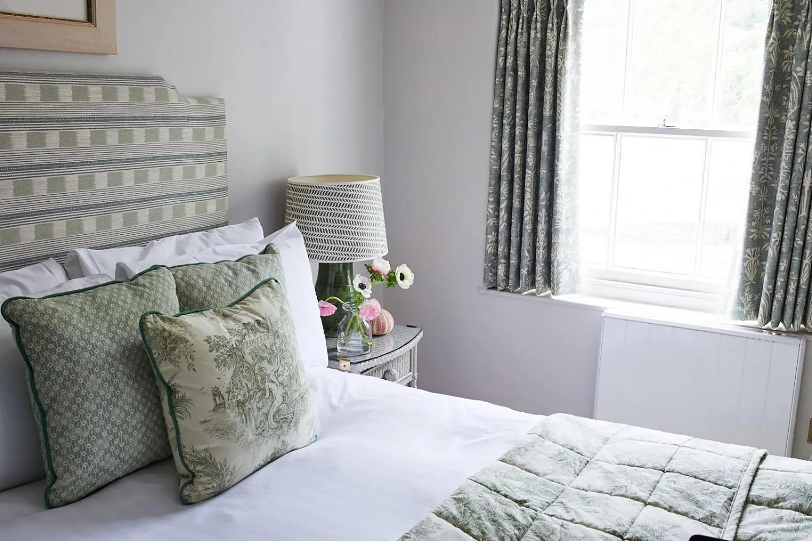 Bed in Red Lion Hotel